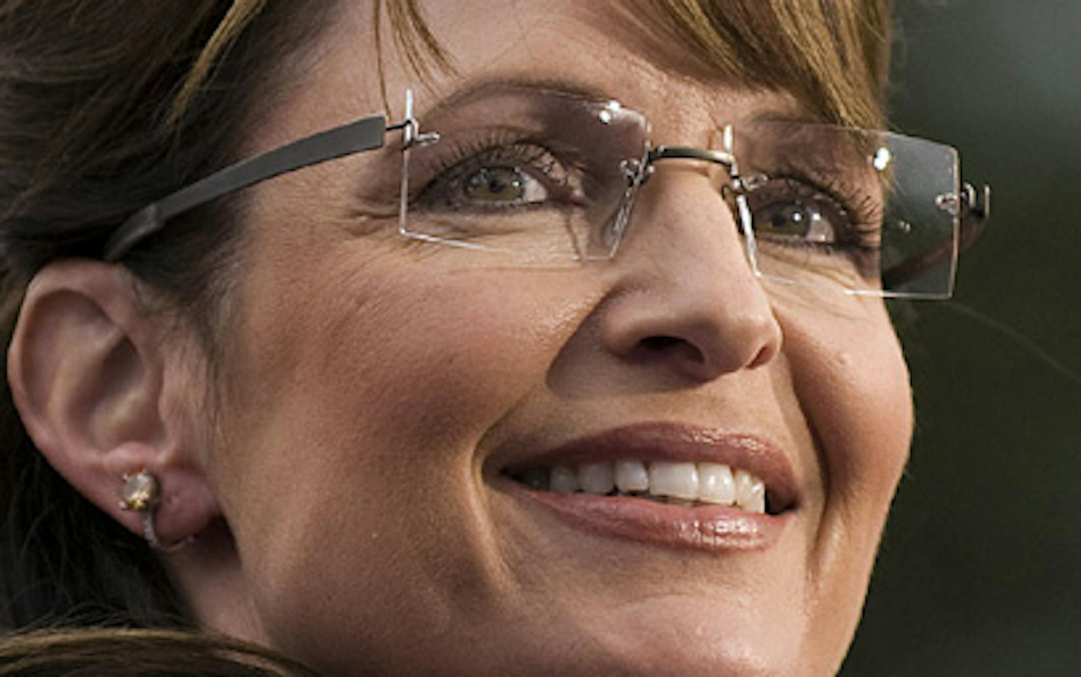 Rimless What they say: Minimalist and smart. The rimless style reflects a desire to be professional. Who wears them: Sarah Palin, Kate Beckinsale and Steve Jobs.