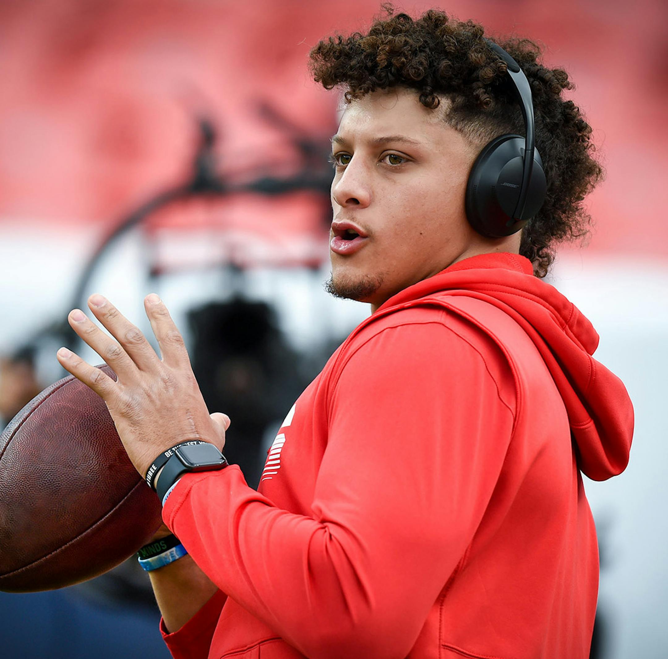 Kansas City Chiefs quarterback Patrick Mahomes warms before facing the Denver Broncos on Thursday, Oct. 17, 2019, at Empower Field at Mile High in Denver. (Tammy Ljungblad/Kansas City Star/TNS) ORG XMIT: 1464489