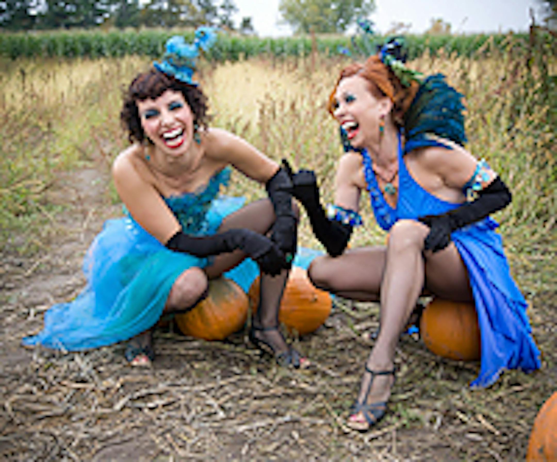 The playful Gina Louise and Ophelia Flame