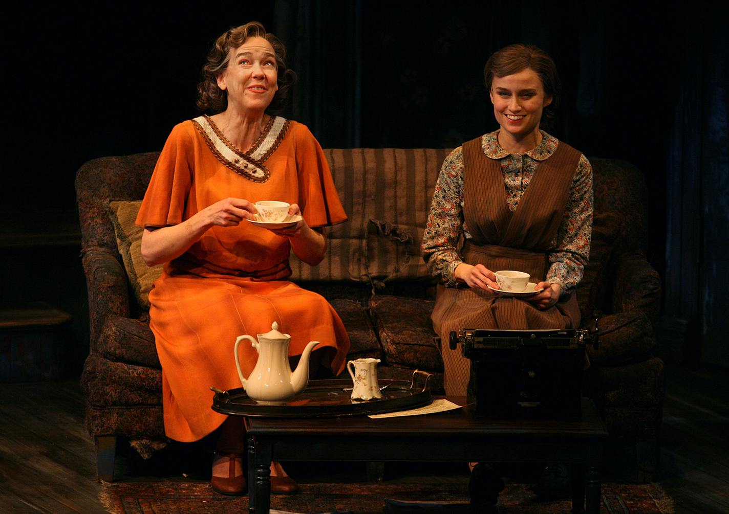 JIM GEHRZ &#x2022; jgehrz@startribune.com
Minneapolis, MN/January 19, 2007/3:00PM
Tony Award winning actress Harriet Harris (as Amanda, left) rehearses a scene from The Glass Menagerie with Tracey Maloney as Laura at the Guthrie Theater in downtown Minneapolis.