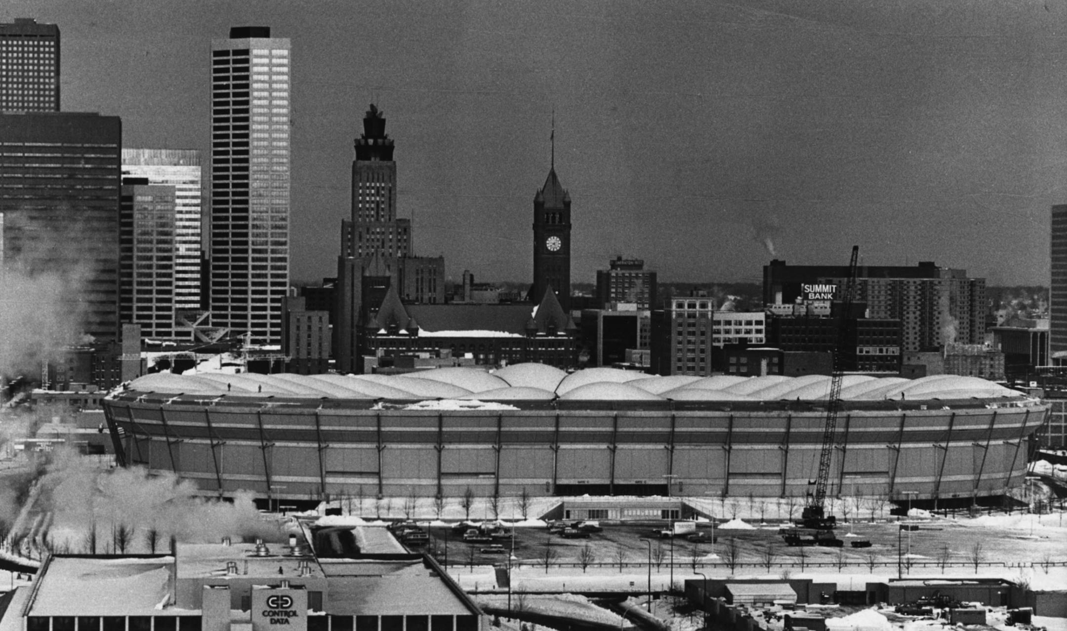 Bruce Bisping photo 1/2/1983 Metrodome reinflated, time here is 7:45am. Dome had collapsed with a tear in the fabric and is being reinflated here after repairs.