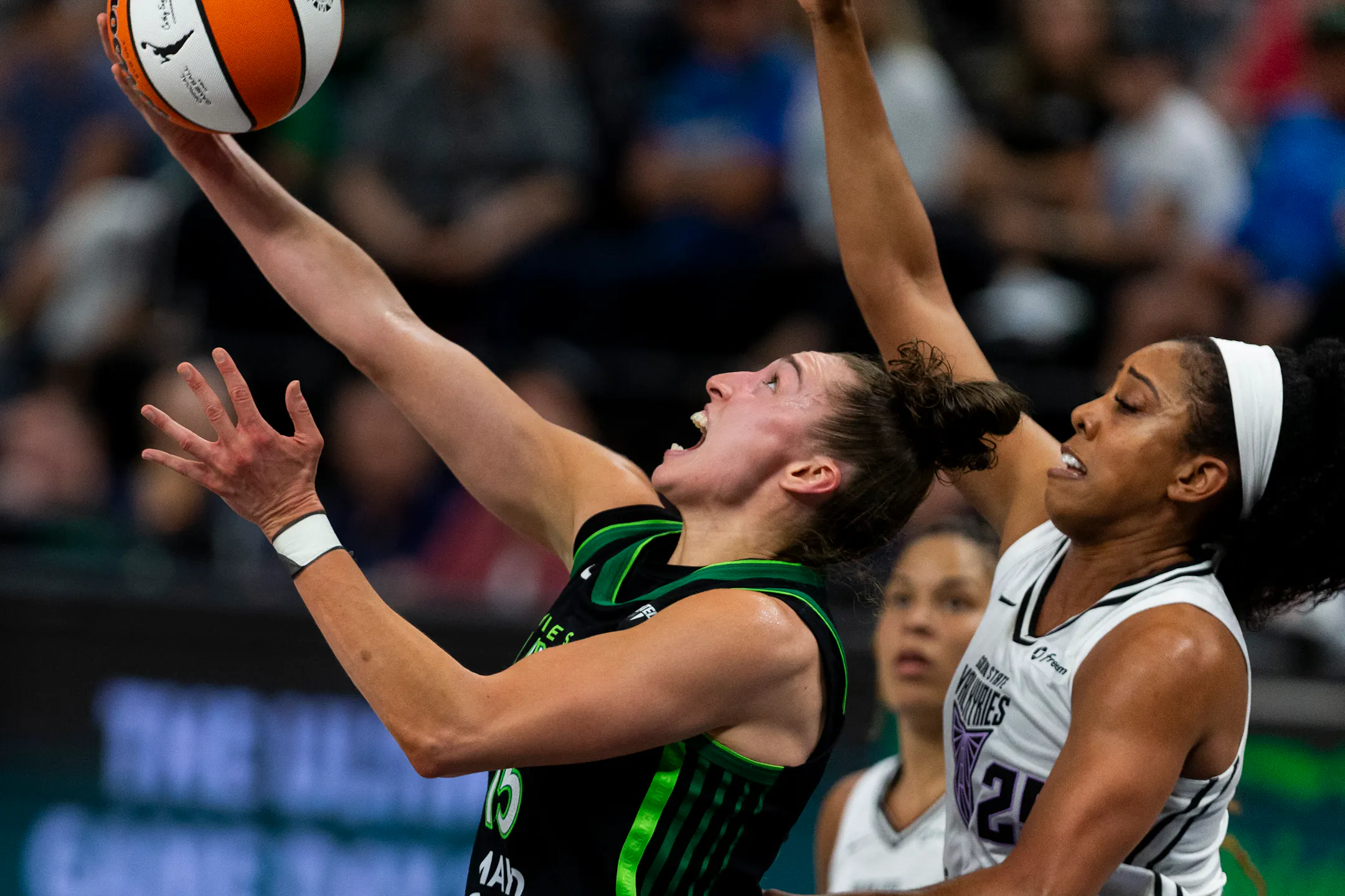Minnesota Lynx overcome Golden State Valkyries