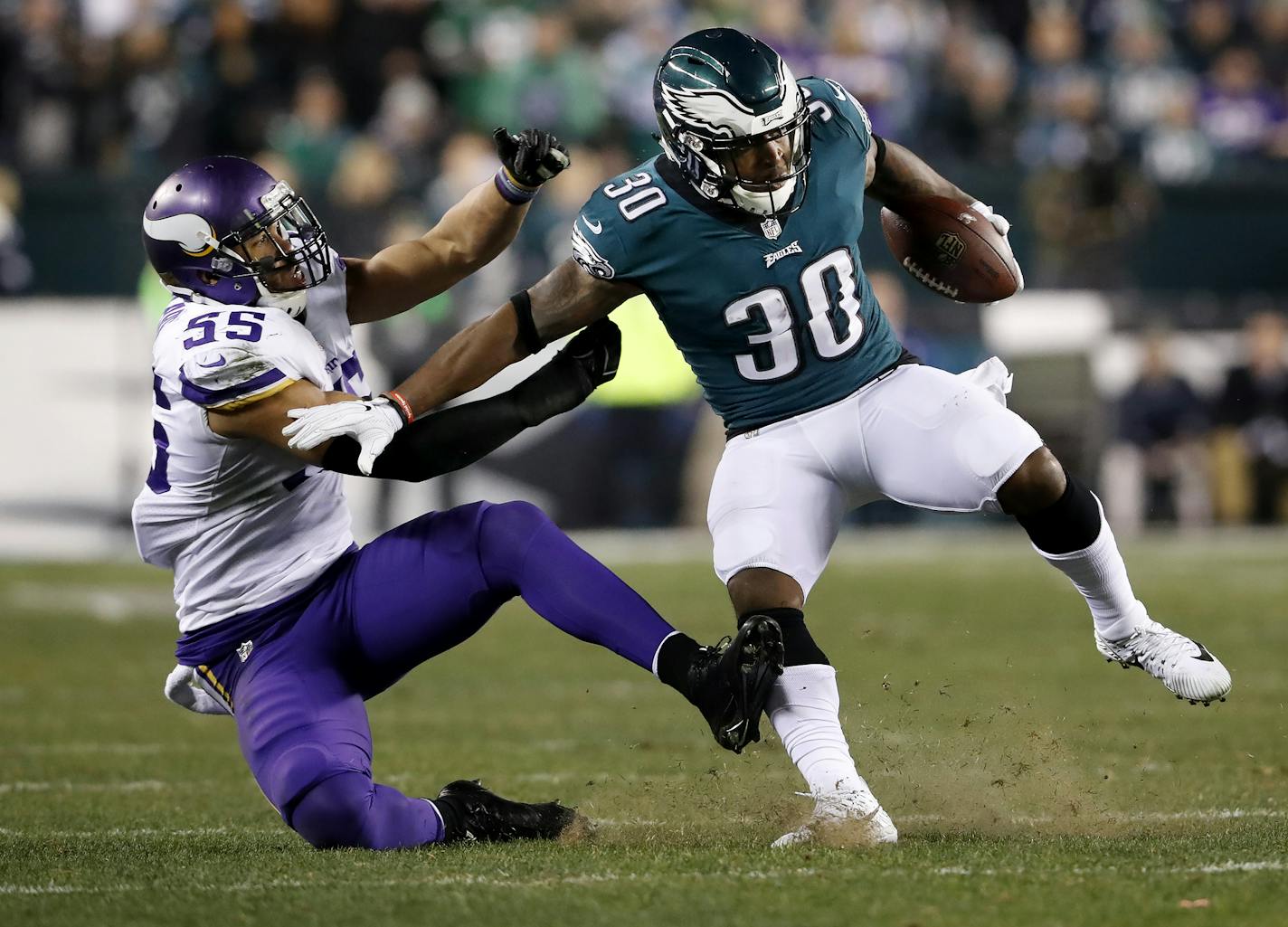 Corey Clement broke away from Anthony Barr in the second quarter of the NFC championship game last season.