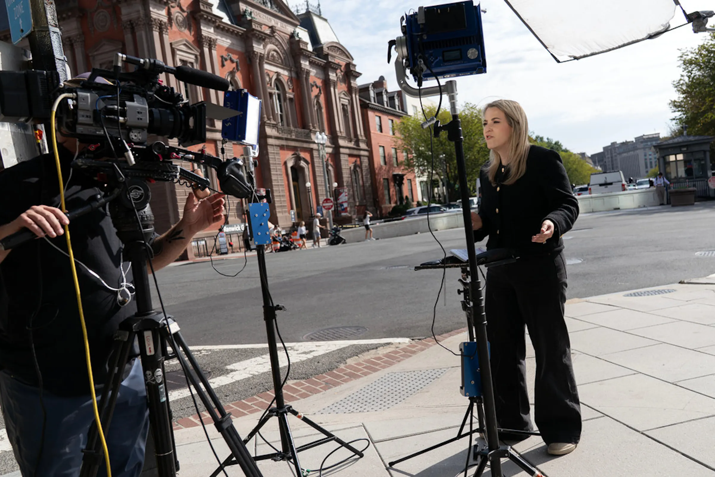 Judge orders White House to restore access to CNN, MS NOW and Politico ...