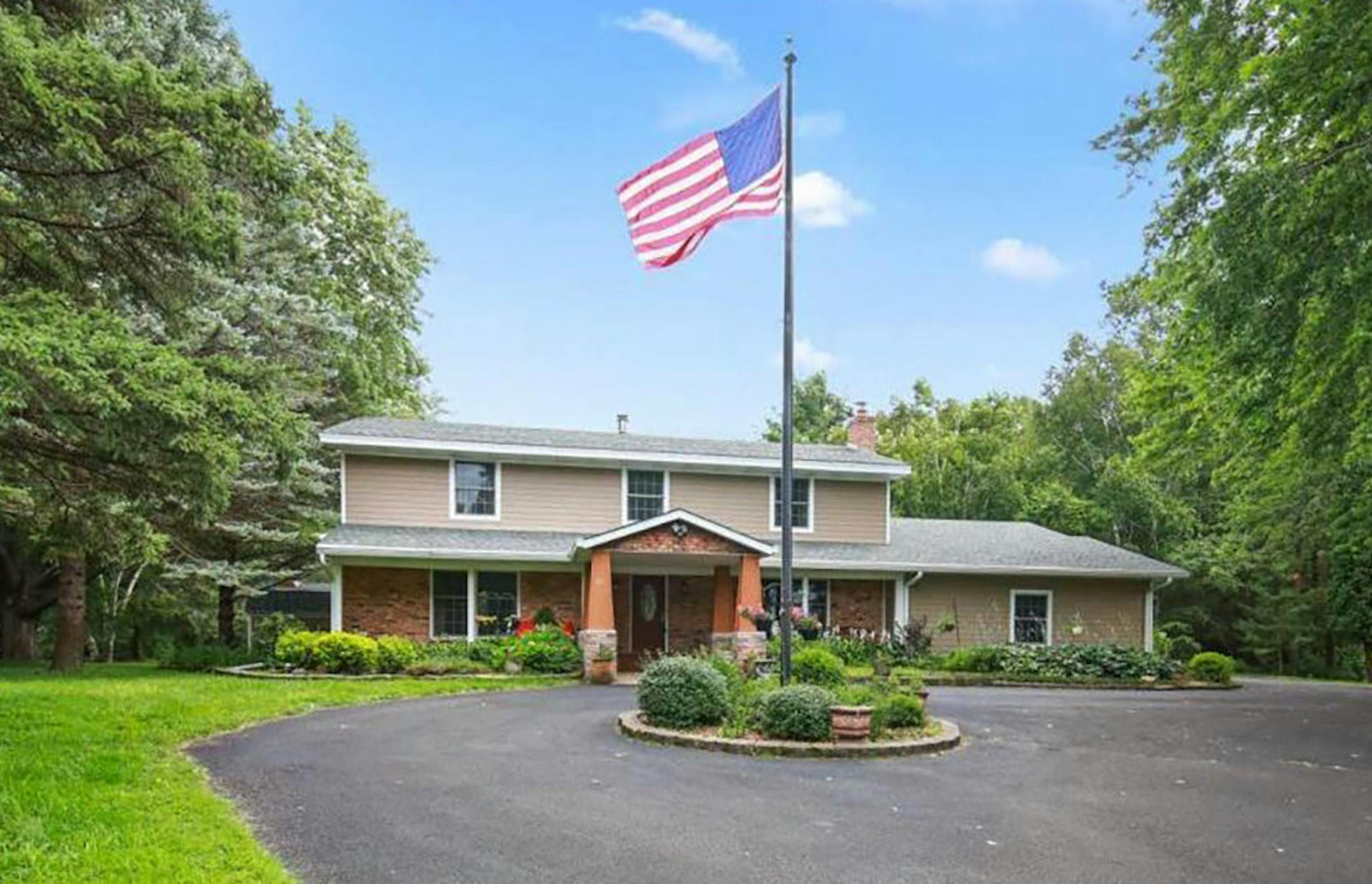 Dellwood
Built in 1972, this five-bedrom, three-bath house has 2,730 square feet and features five bedrooms on one level, fireplace, hardwood floors, formal dining room, stainless steel kitchen appliances, full unfinished basement, two decks, porch three-car attached garage and storage shed on a 1.85-acre lot. Listed by Max Gygi, Re/Max Results, 651-248-6091.