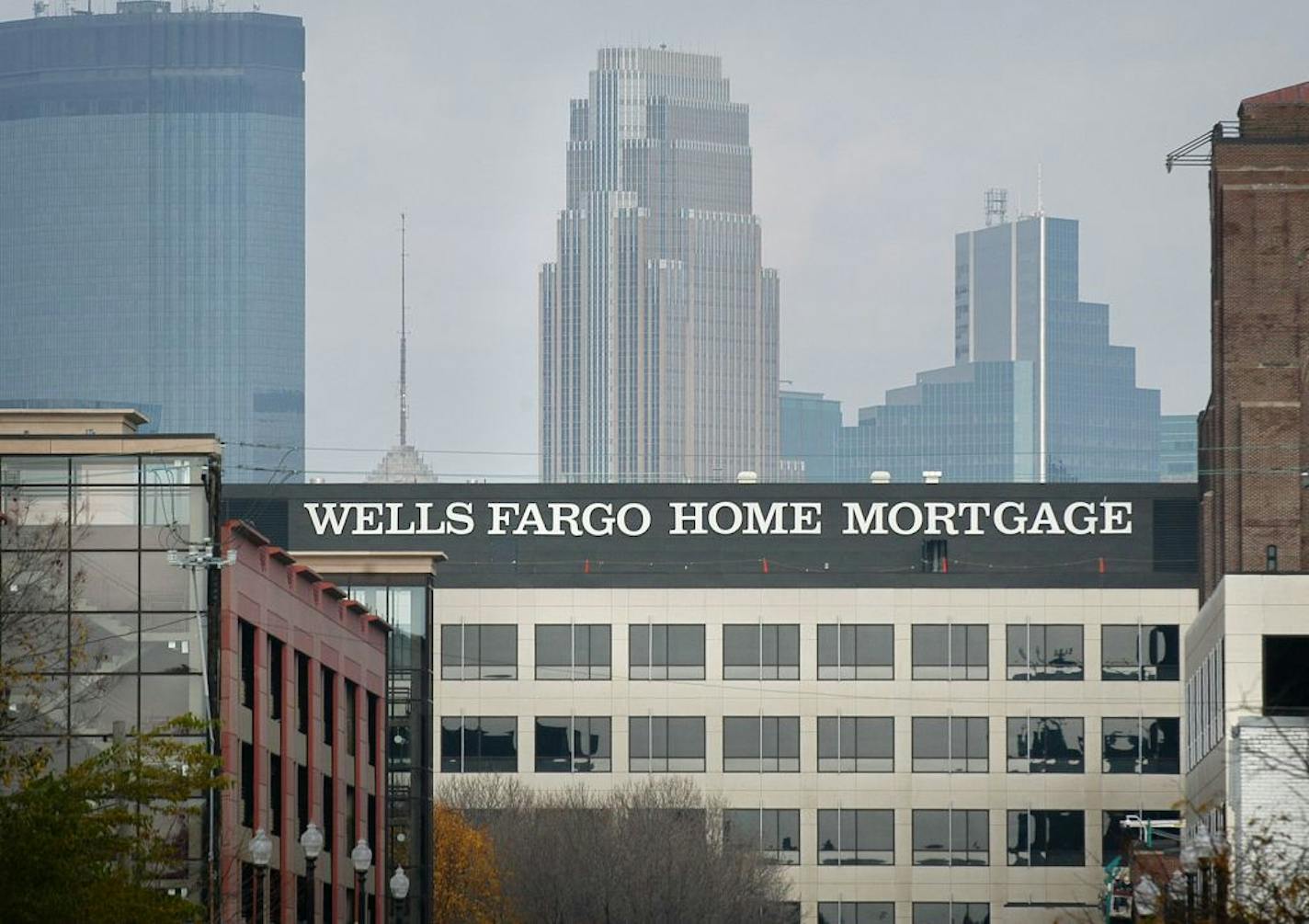 Glen Stubbe/Star Tribune Friday, October 29, 2004 -- The south Minneapolis hedquarters of Wells Fargo Home Mortgage.