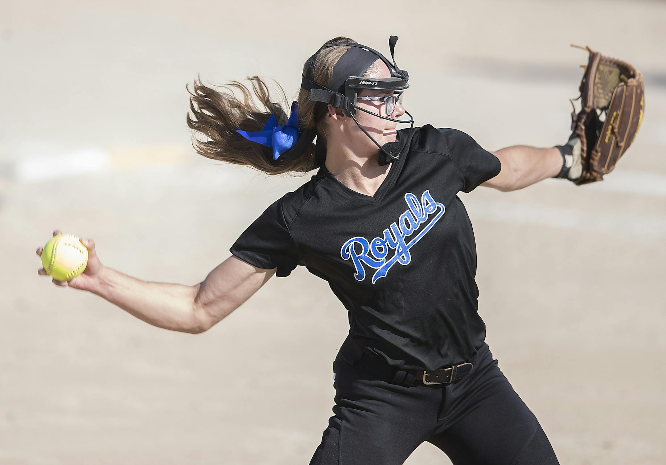 Woodbury's Ashley Mickschl pitched during the fourth inning against Anoka at the Girls softball state tournament at Caswell Park, Thursday, June 8, 2017 in North Mankato, MN. ] ELIZABETH FLORES ï liz.flores@startribune.com