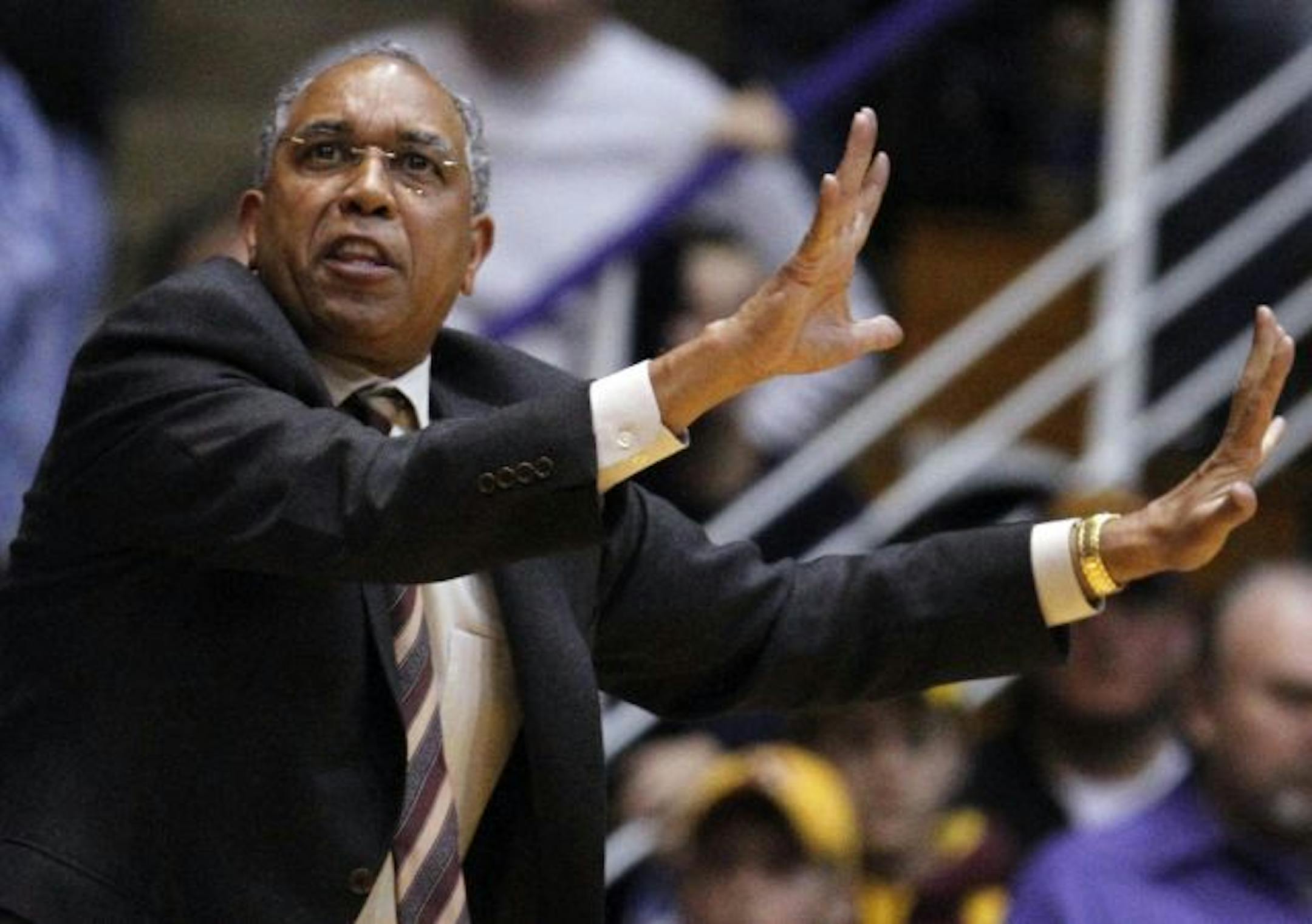 Tubby Smith is only one of the Gophers' winter sports coaches overseeing struggling teams.