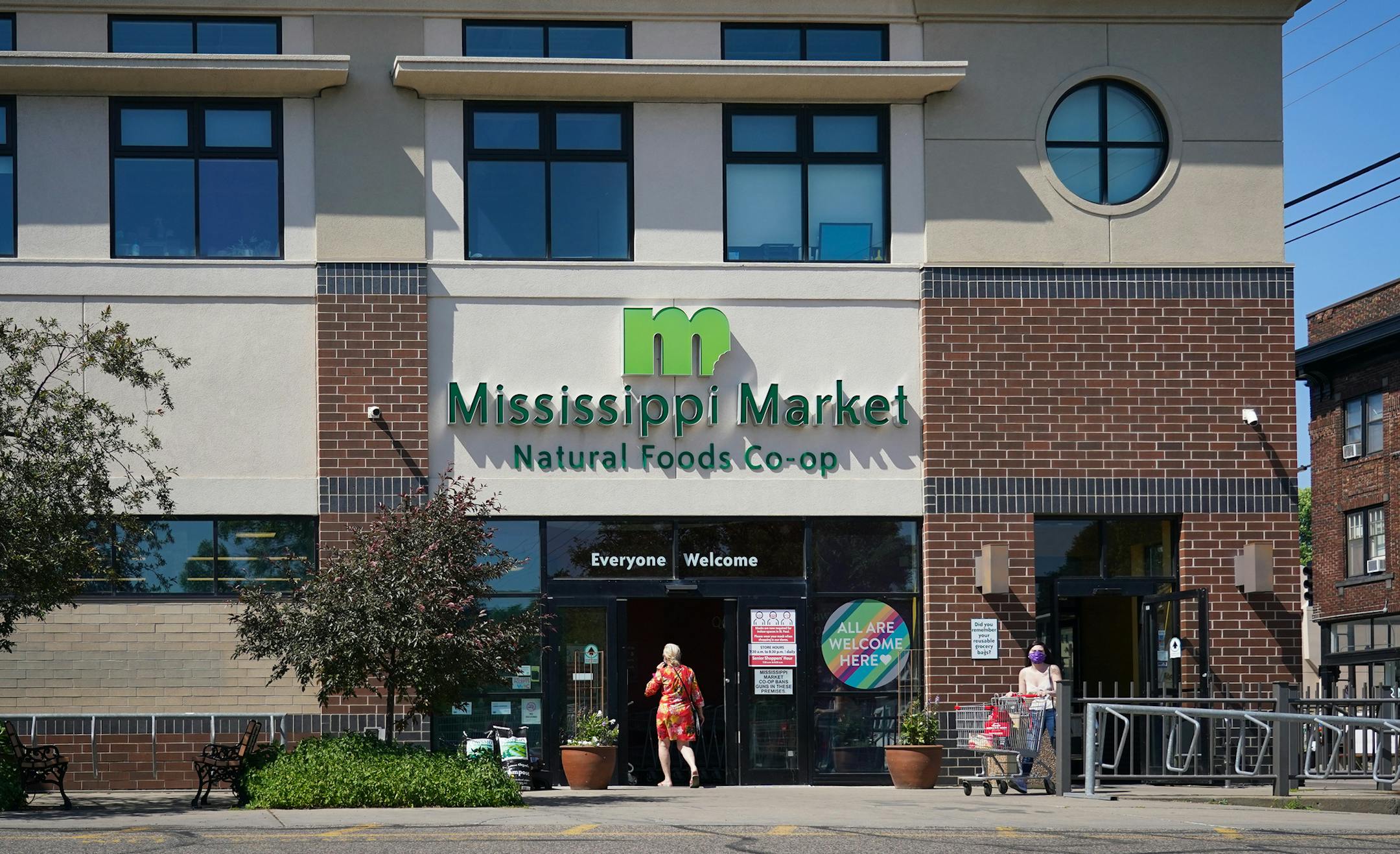 Mississippi Market in St. Paul has made changes since the COVID-19 pandemic, including requiring masks, marking the floor with social distance guides and installing plexiglass at the checkout counters. ] Shari L. Gross • shari.gross@startribune.com Supermarket business has boomed since the virus started and consumers are still buying because of the stay at home order. Are co-ops like Mississippi Market in St. Paul experiencing the same situation? With many of their suppliers being small companie