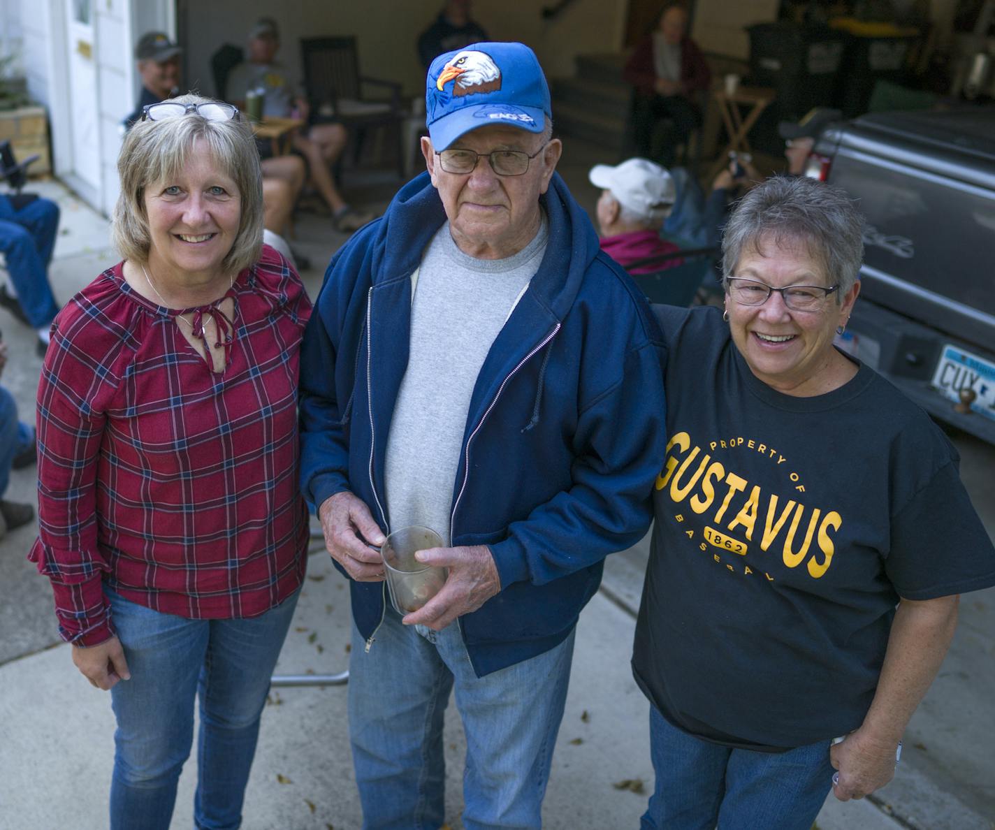 "It was something Dad never wanted to pursue. … And we'd say, 'You deserve it!' " Cindy Meyer, left, with father Earl and sister Barb Wright