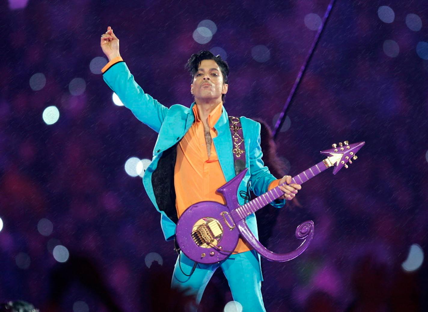 In 2007, Prince performed during the halftime show at the Super Bowl XLI.