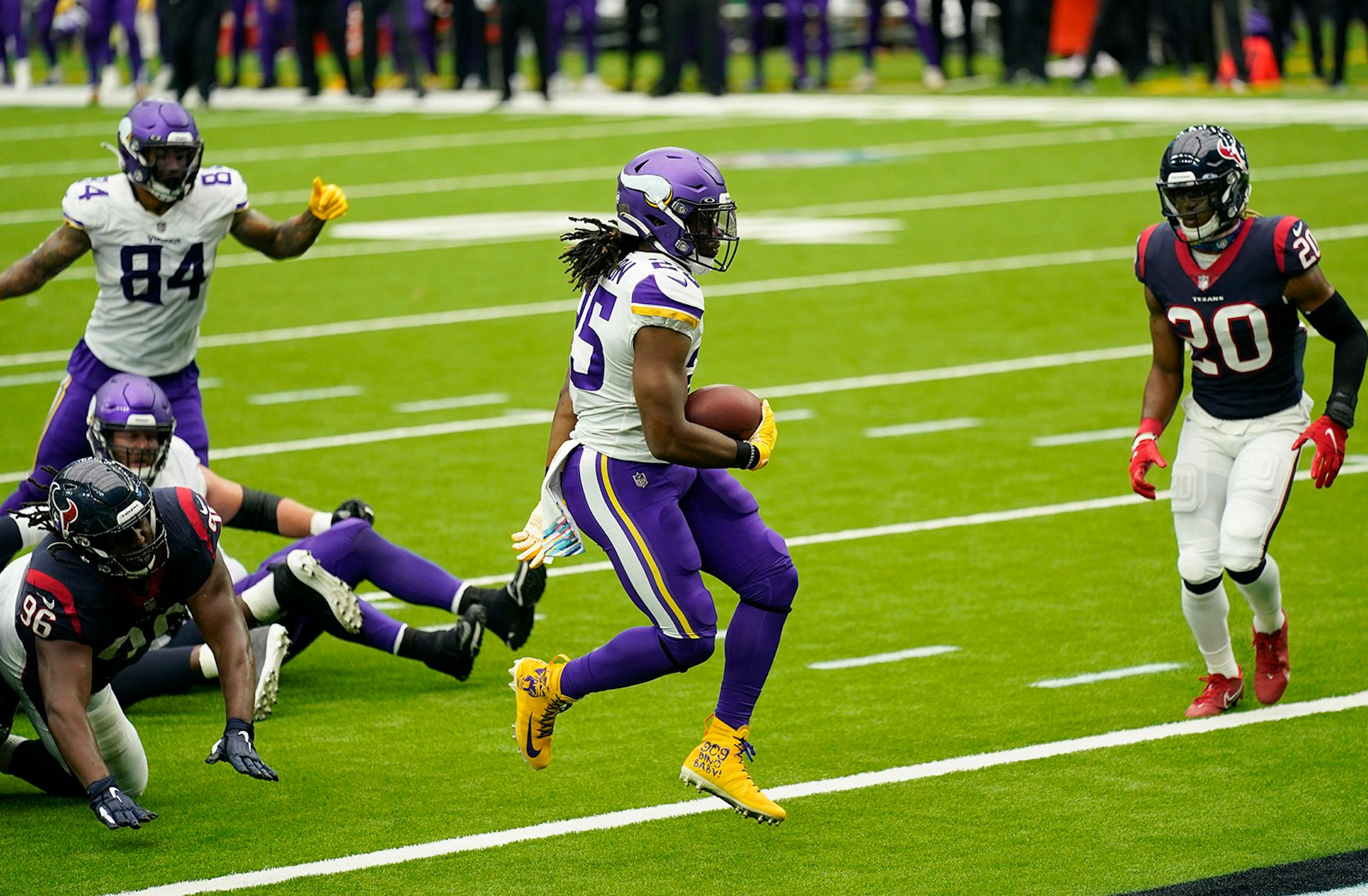 Minnesota Vikings running back Alexander Mattison (25) runs for a touchdown against the Houston Texans during the second half of an NFL football game Sunday, Oct. 4, 2020, in Houston. (AP Photo/David J. Phillip)
