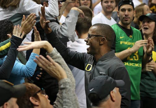 Successful at South Florida, Willie Taggart, 40, takes over at Oregon.