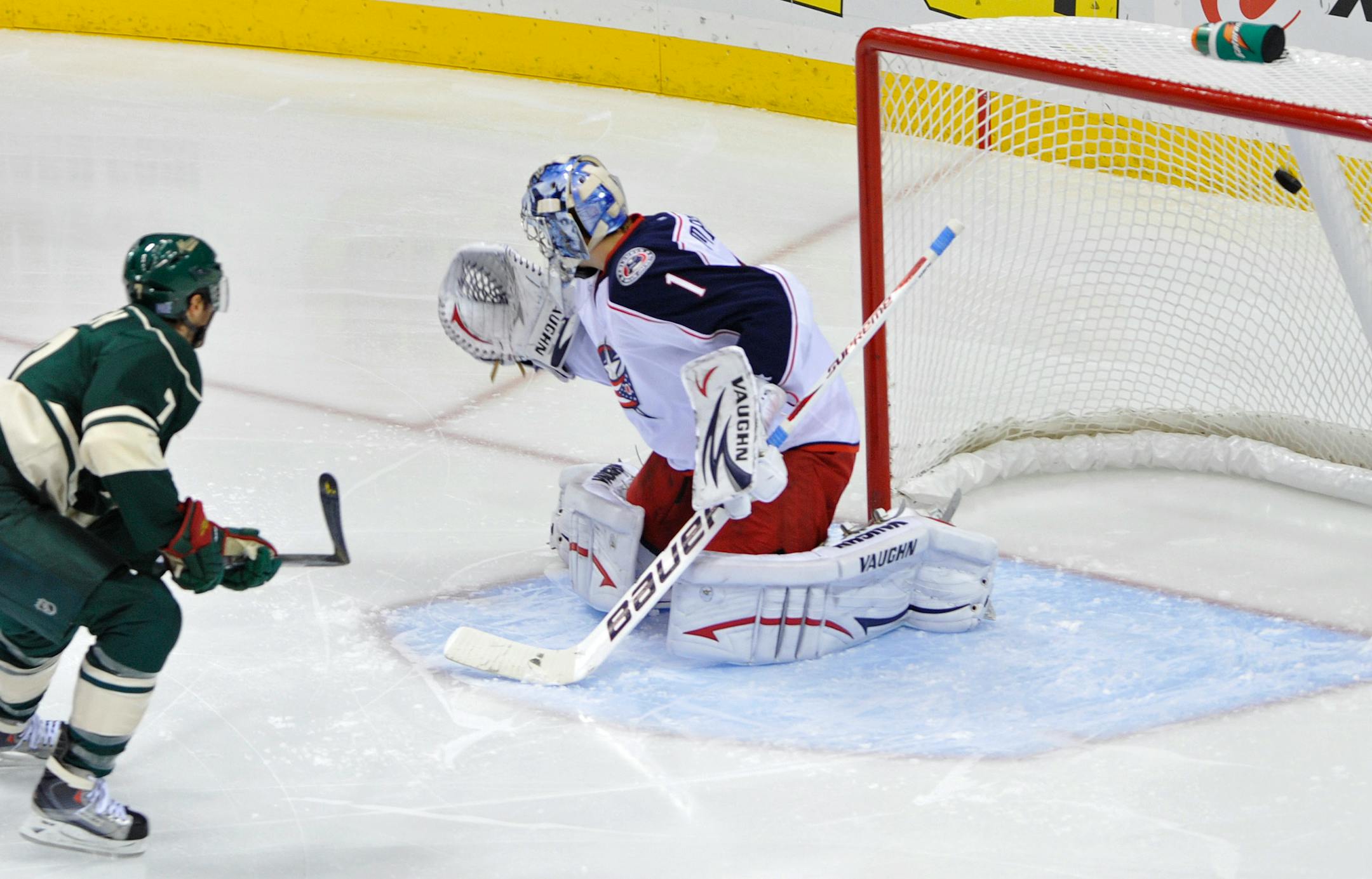 Wild forward Matt Cullen watched his goal off Blue Jackets goalie Steve Mason in the first period Saturday night.