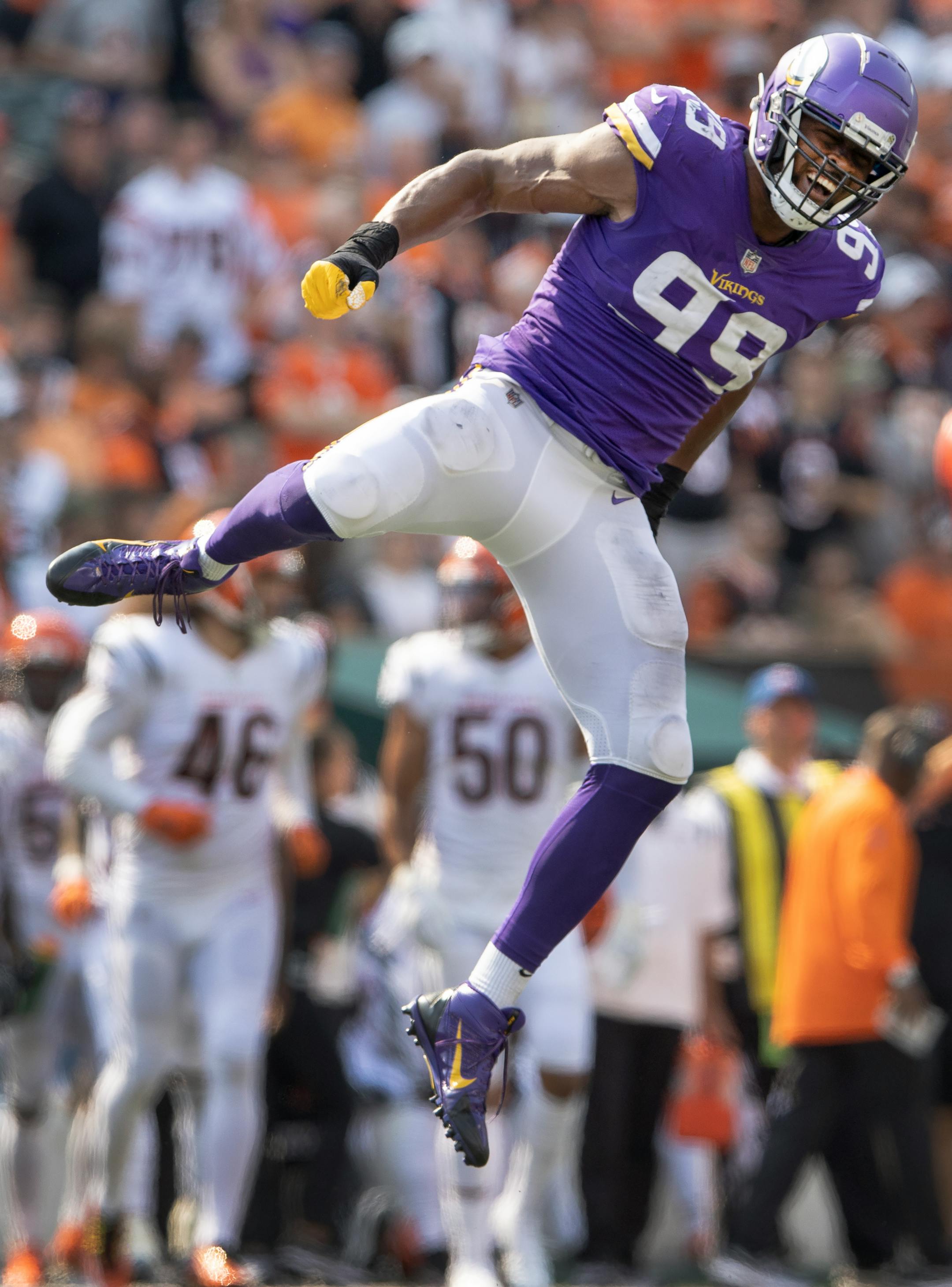 Minnesota Vikings defensive end Danielle Hunter (99) celebrated after a sack in the fourth quarter.