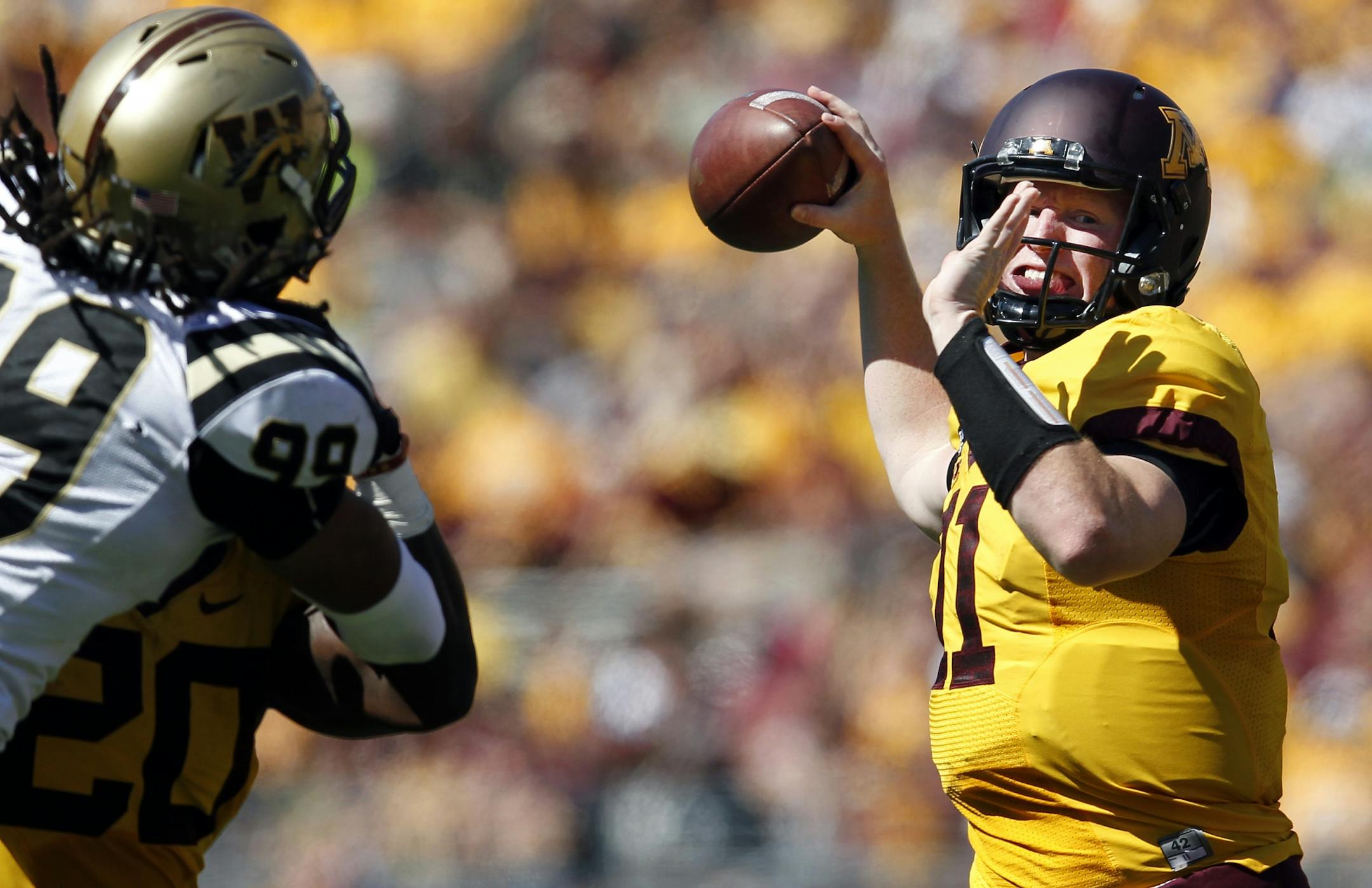 Gophers quarterback Max Shortell threw a touchdown pass to Drew Goodger in the third quarter to help beat Western Michigan 28-23 on Saturday.