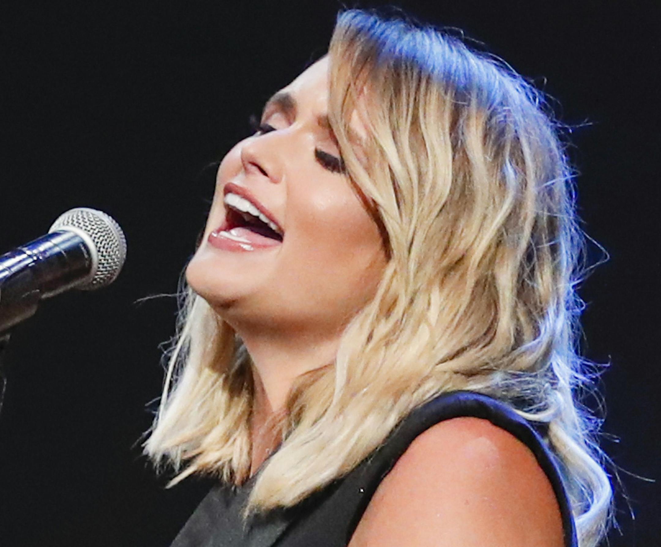 Keith Urban, left and Miranda Lambert perform at the 13th annual ACM Honors at the Ryman Auditorium on Wednesday, Aug. 21, 2019, in Nashville, Tenn. (Photo by Al Wagner/Invision/AP)