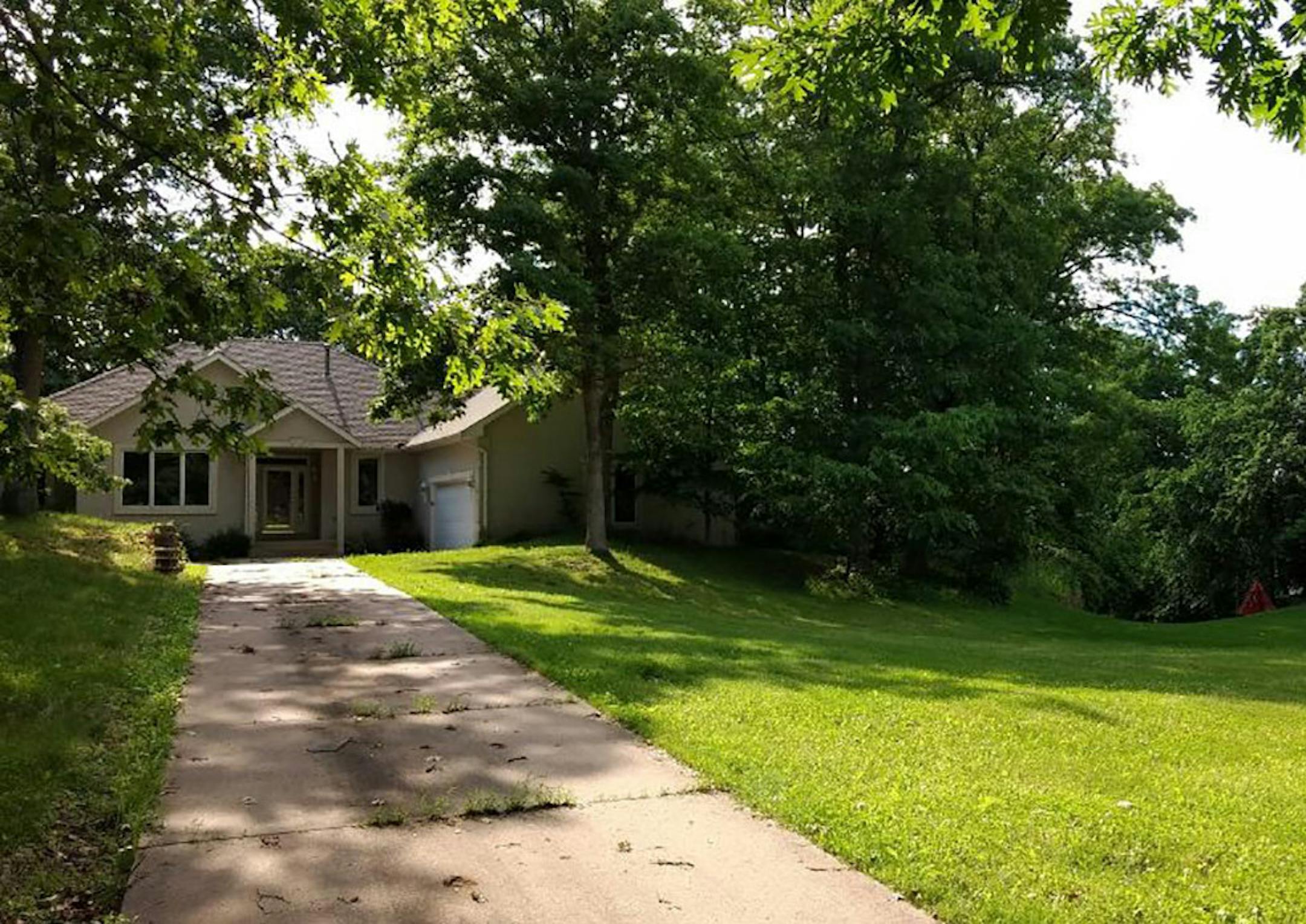 Forest Lake
Built in 1995, this four-bedroom, three-bath has 3,130 square feet and features a fireplace, formal dining room, full finished walkout basement, and deck on a lot backing up to the Neds Lake preserve. Listed by Brandon Lindholm, Realty Group Inc., 763-430-7640.