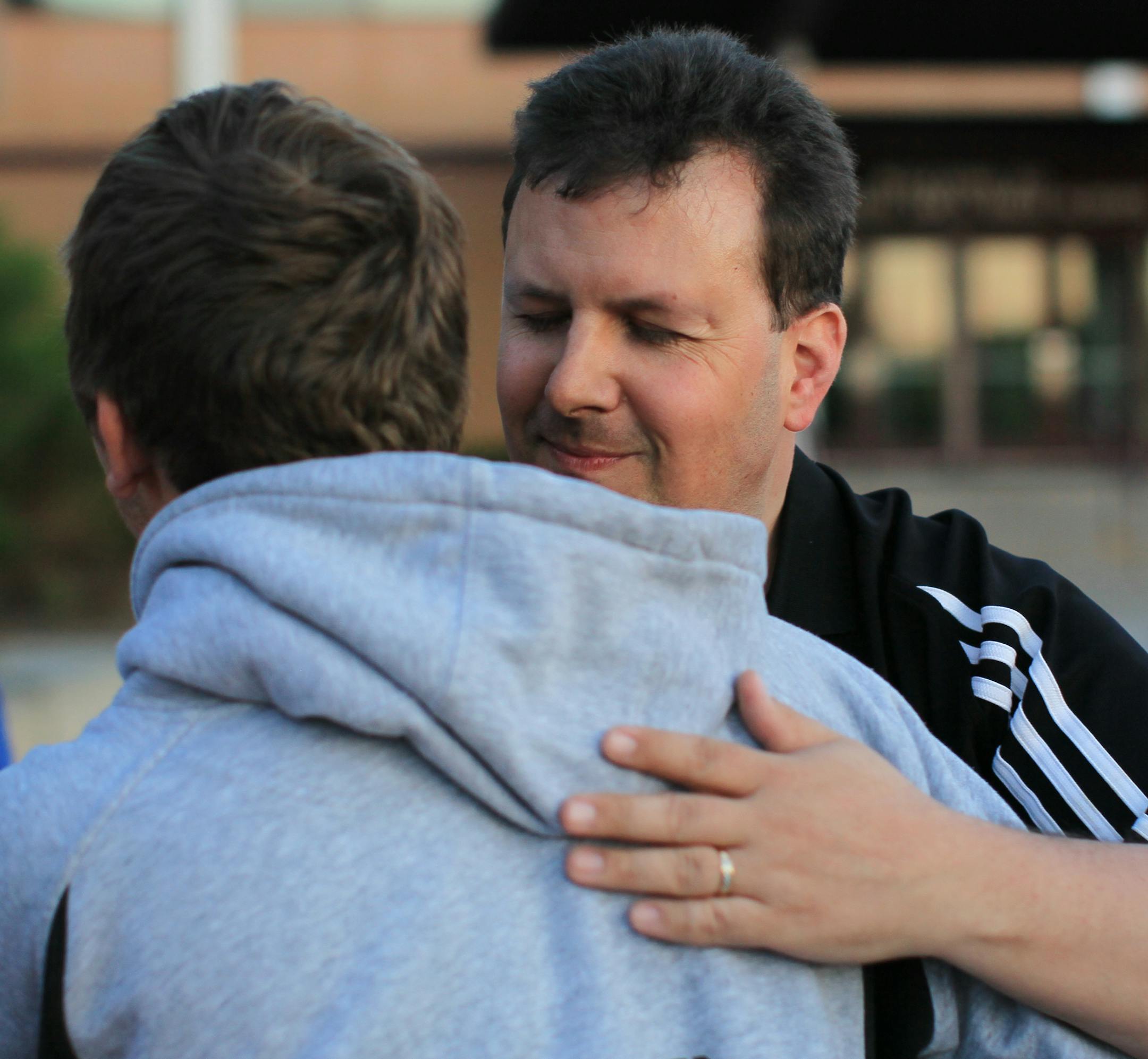 Former Roseville boys' hockey coach Jeff Pauletti, who resigned amid allegations he mistreated players, recently settled a lawsuit with a parent whose accusations led to his downfall.