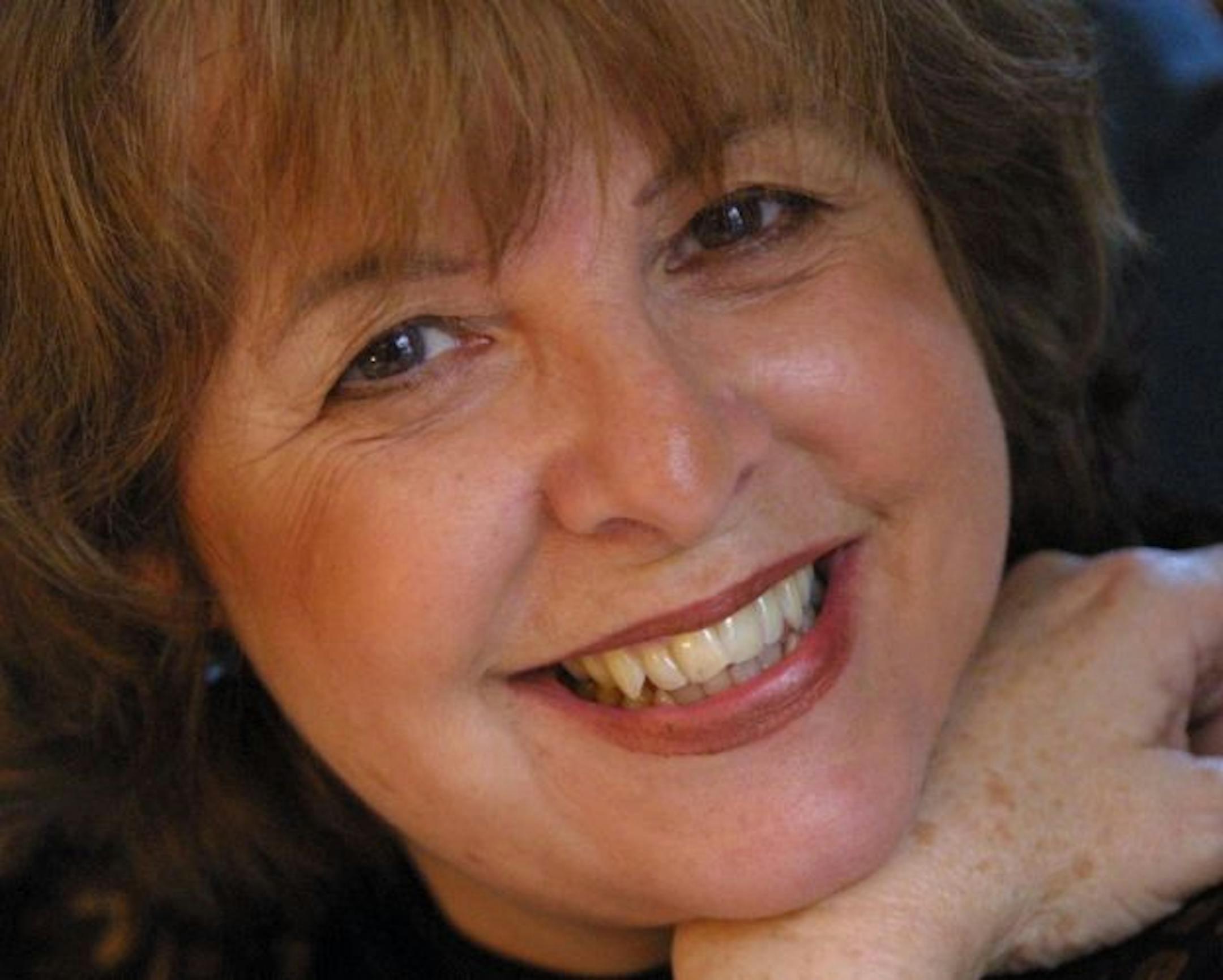 Sandra Benitez, novelist