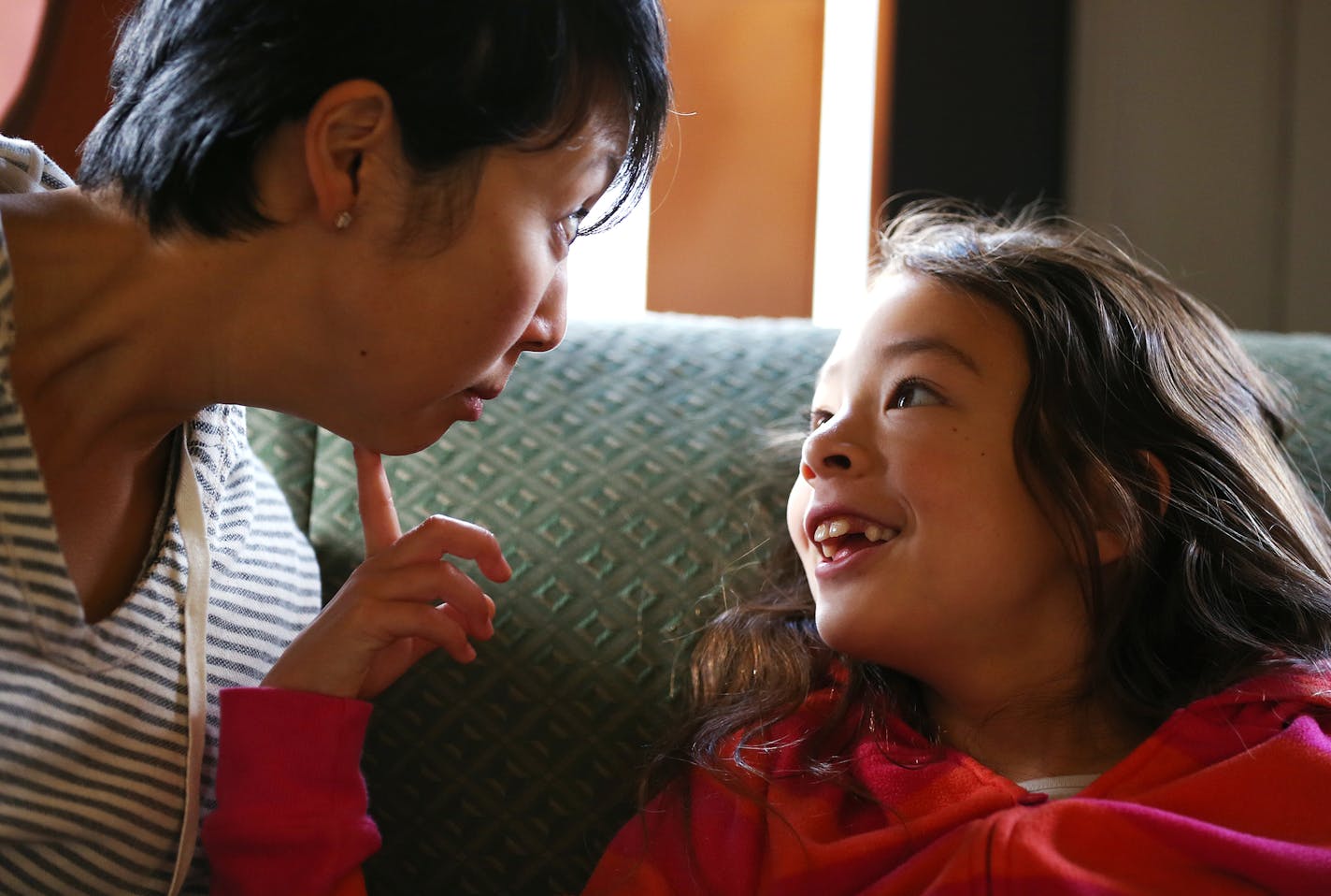 Former Minnesotan Amy Anderson and her 7-year-old daughter Aubrey Anderson-Emmons, who plays "Lily" on the television show "Modern Family," play around during downtime before rehearsal for a fundraiser at Illusion Theater in Minneapolis. ] LEILA NAVIDI leila.navidi@startribune.com / BACKGROUND INFORMATION: Saturday, October 18, 2014. Amy Anderson, a stand up comedian and actress herself, talks about being a parent of a child actor.