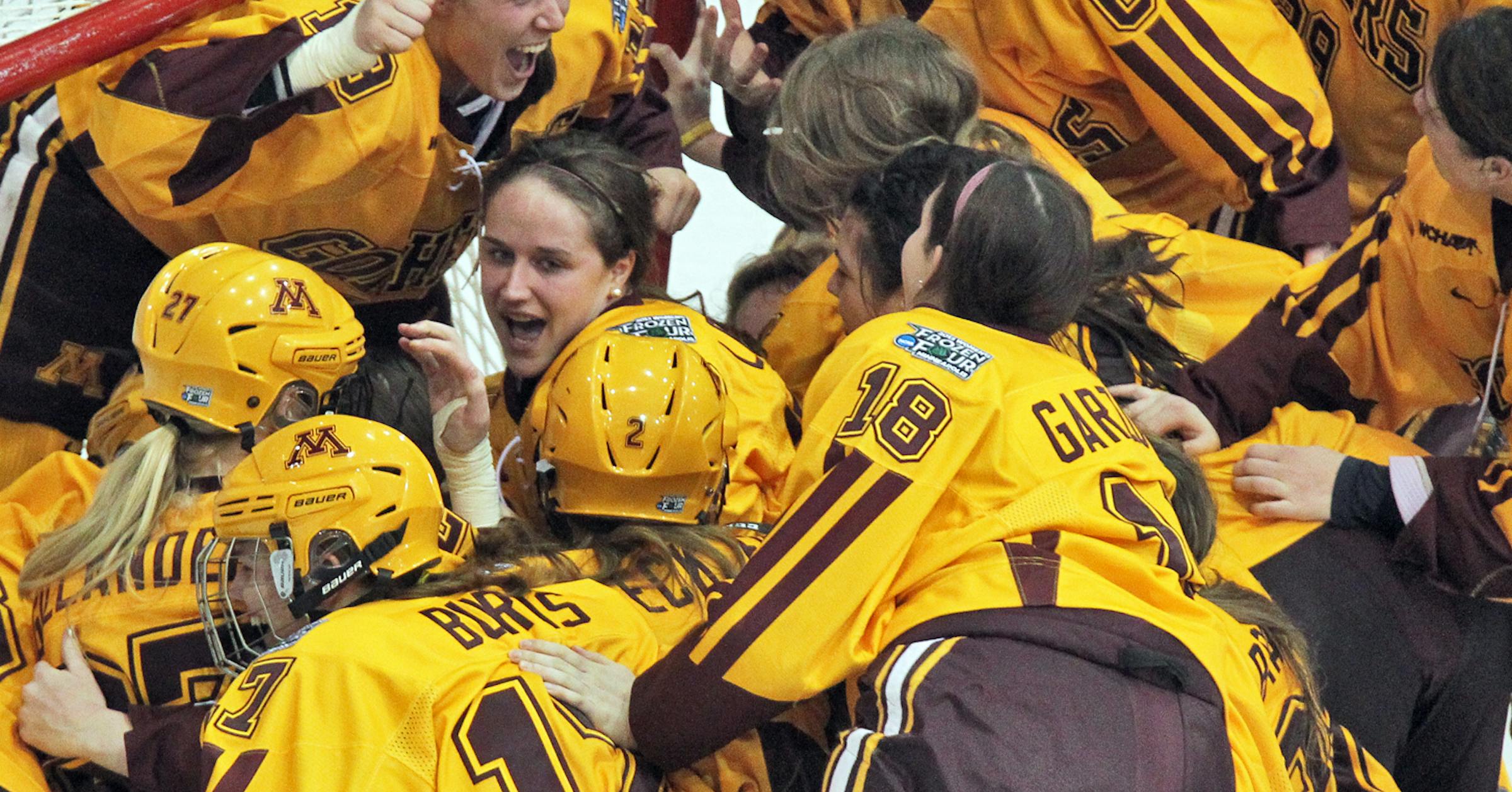 Patrick Reusse: At Ridder Arena, Gophers rose above the pressure