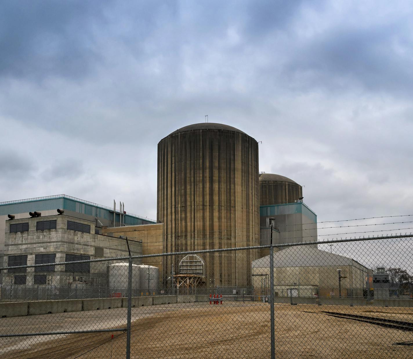 Prairie Island Nuclear Power Plant in Welch, MN. ] GLEN STUBBE • glen.stubbe@startribune.com Thursday, November 2, 2017 Prairie Island Nuclear Power Plant in Welch, MN, near Red Wing, is undergoing a planned outage in Unit 2 allowing the replacement of fuel rods. ORG XMIT: MIN1711032129051225