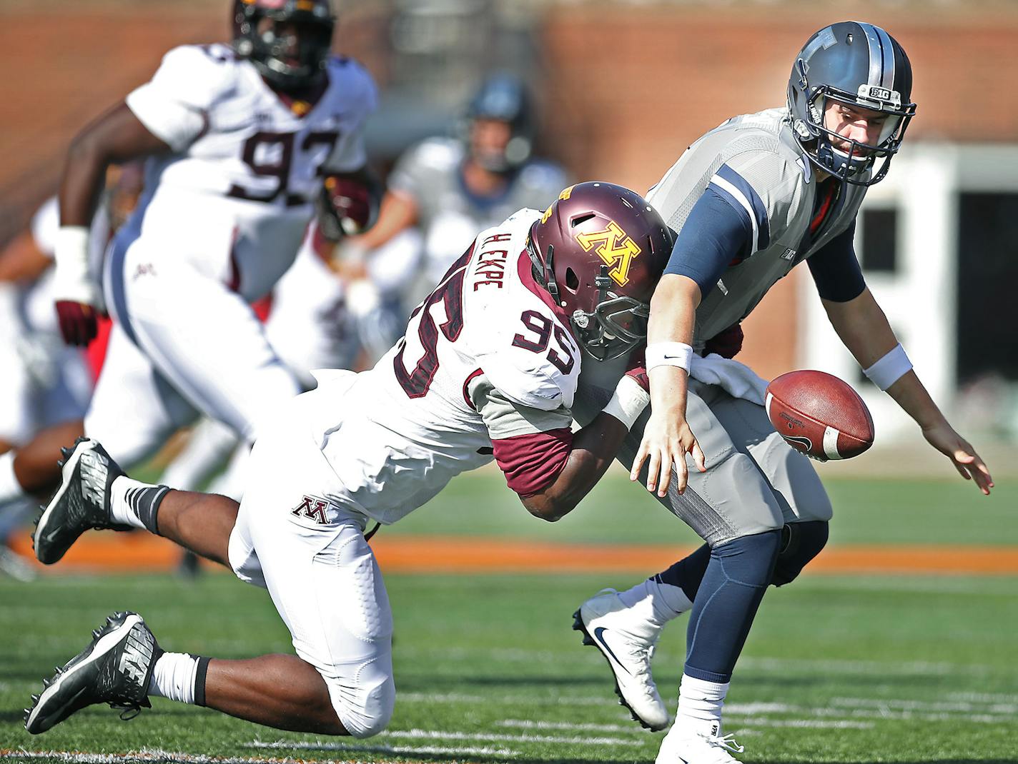 Minnesota's defensive lineman Hendrick Ekpe sacked Illinois quarterback Jeff George Jr. forcing him to fumble the ball during the fourth quarter as Minnesota took on Illinois at Memorial Stadium, Saturday, October 29, 2016 in Champaign, IL. ] (ELIZABETH FLORES/STAR TRIBUNE) ELIZABETH FLORES &#x2022; eflores@startribune.com