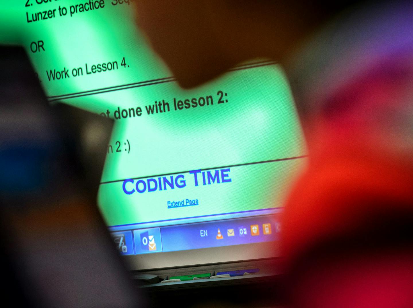 At Deephaven Elementary School Spanish fourth graders learned coding. ] Thursday, September 25, 2014