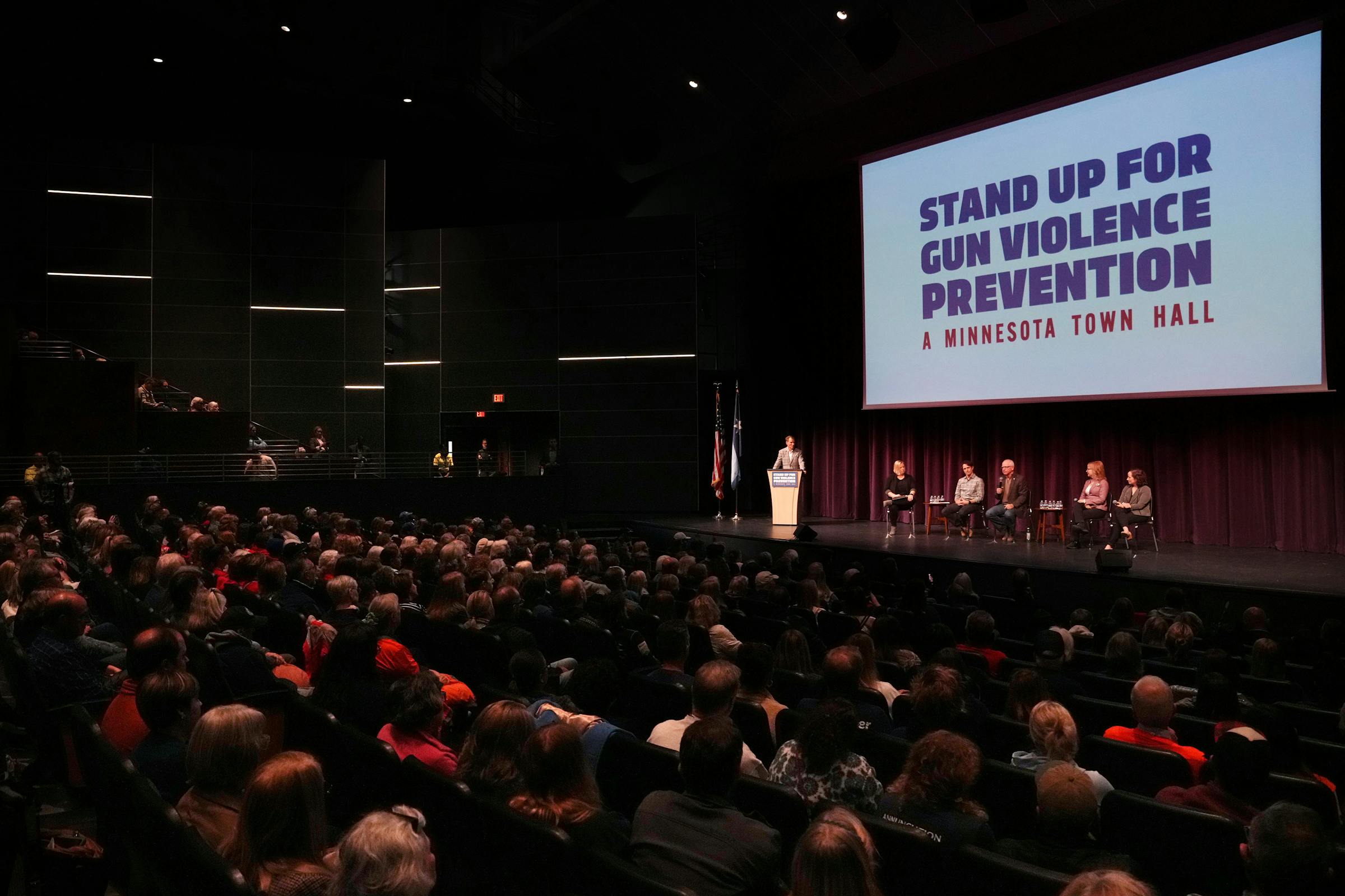 Giffords joins Walz in call for assault weapons ban during Waconia town hall
