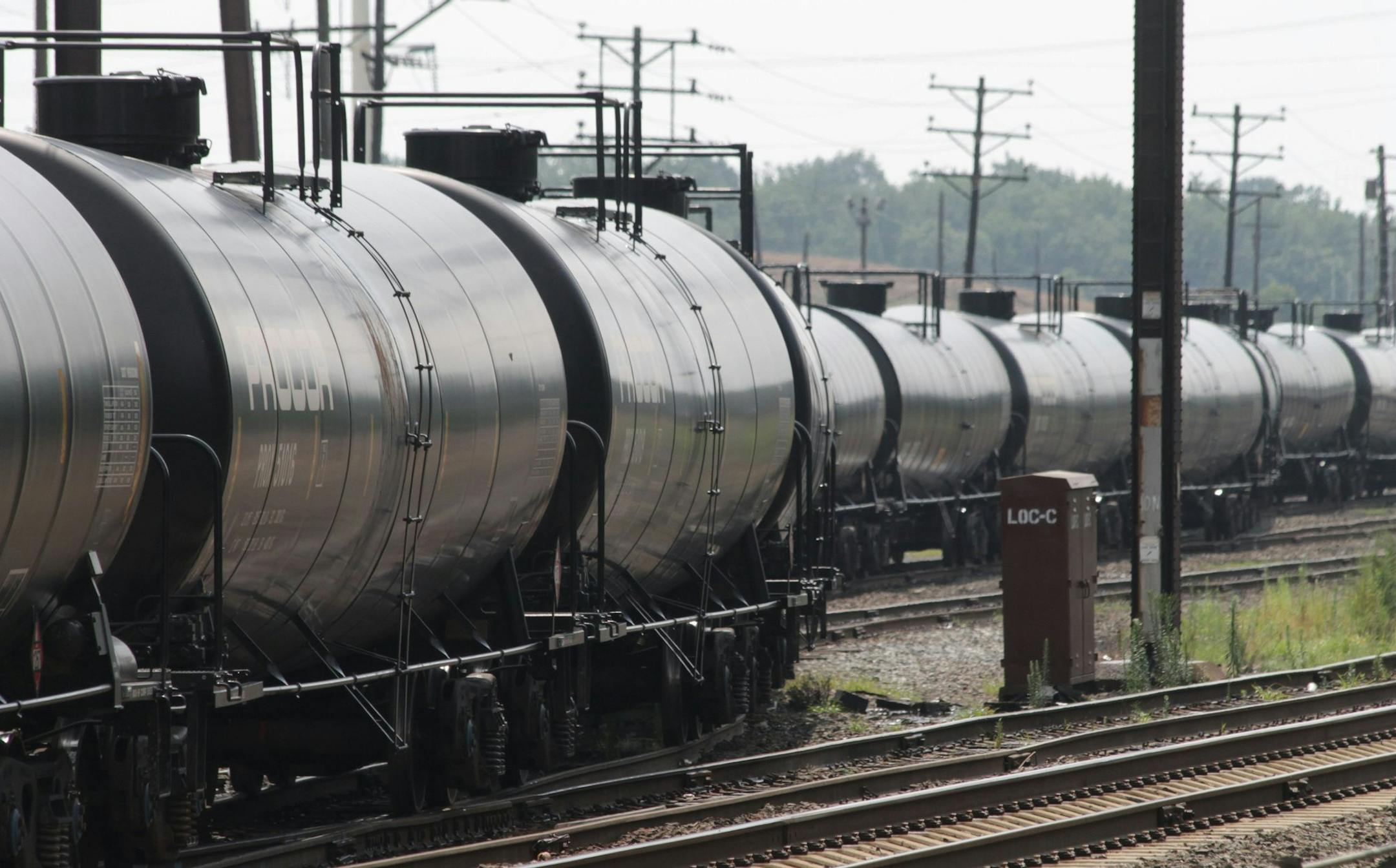 Empty railroad tank cars snake their way into a storage yard in Newark, Delaware, July 28, 2013 The cars will return to North Dakota's Bakken region to be loaded with crude oil for another trip to the refinery at Delaware City, Delaware. With a shortage of new pipeline capacity, oil producers have been using rail as an alternative, and in some cases it's the preferred mode. (Curtis Tate/MCT) ORG XMIT: 1141528 ORG XMIT: MIN1307311129274647