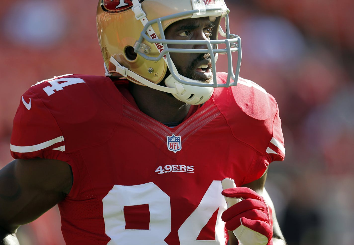 San Francisco 49ers receiver Randy Moss (84) during warm-ups before Friday night's pre-season game in San Francisco. ] CARLOS GONZALEZ cgonzalez@startribune.com - August 10, 2012, San Francisco, CA, Candlestick Park, NFL, Minnesota Vikings vs. San Francisco 49ers ORG XMIT: MIN1208101947280336