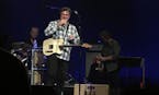 Vince Gill captivates with song about sexual abuse during excellent Mpls. concert
