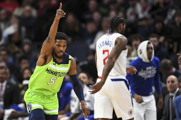 Minnesota Timberwolves guard Malik Beasley reacted after a turnover against LA Clippers forward Kawhi Leonard (2), but the ball was ruled out-of-bound