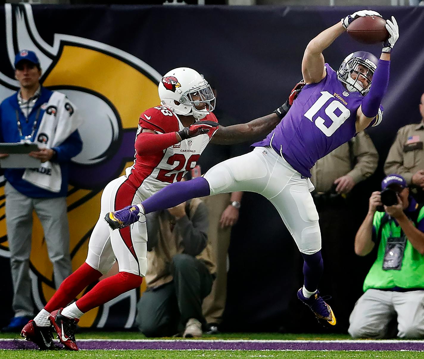 Adam Thielen (19). ] CARLOS GONZALEZ cgonzalez@startribune.com - November 20, 2016, Minneapolis, MN, US Bank Stadium, NFL, Minnesota Vikings vs. Arizona Cardinals