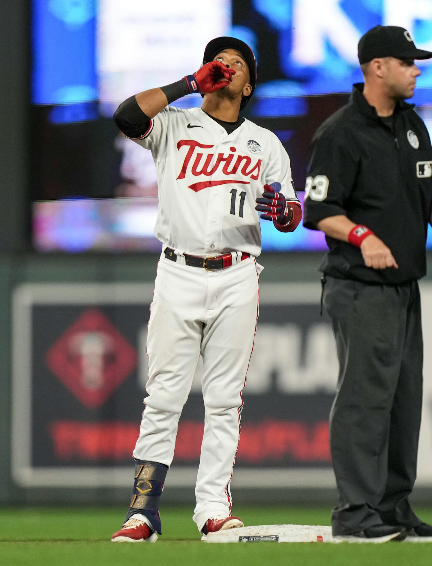 Twins come through late again beat Guardians on Jorge Polanco s