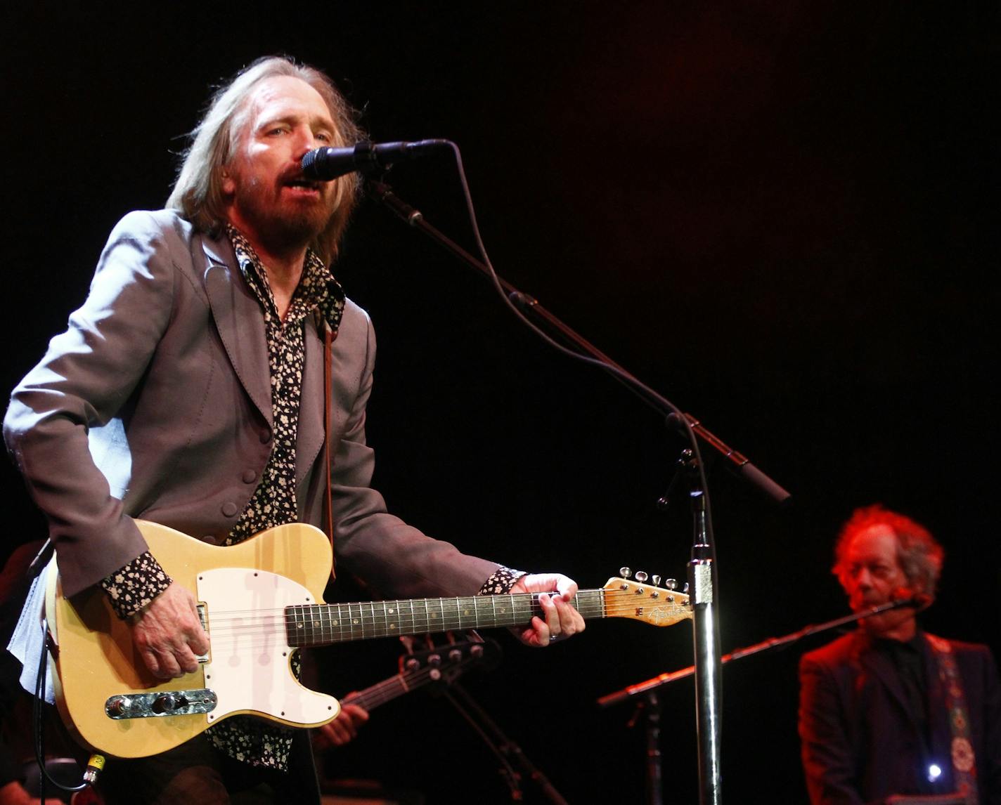 Tom Petty performs on Day 4 of the 2013 Bonnaroo Music and Arts Festival on Sunday, June 16, 2013 in Manchester, Tenn. (Photo by Wade Payne/Invision/AP) ORG XMIT: MIN2013062508321303