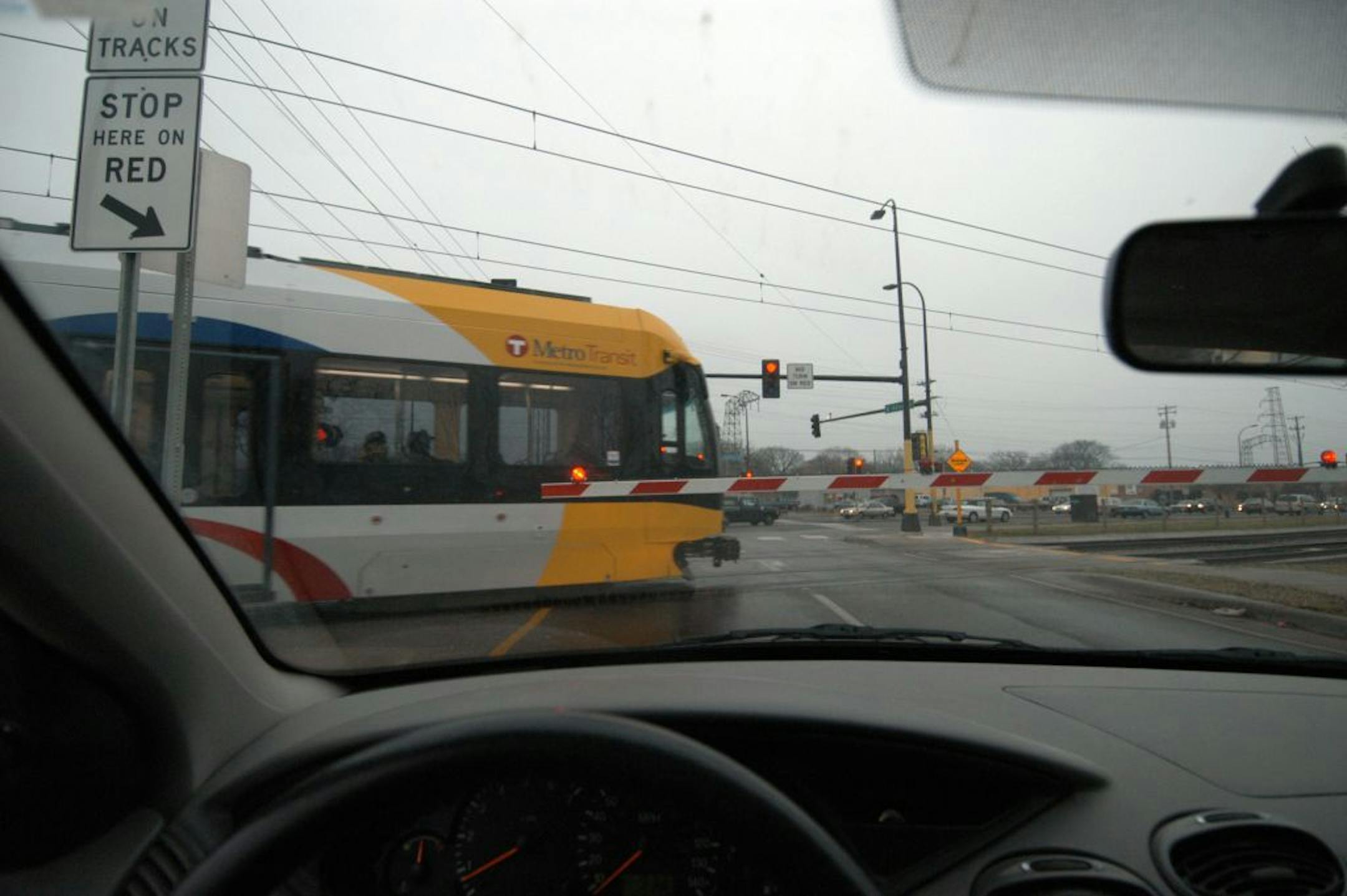 Minneapolis,Mn. Thursday 12/9/2004 Richard Sennott/ Star Tribune Consultants for Minnesota's first light rail line warned five years ago that grade crossings could snarl traffic along Hiawatha Avenue. But the project's builders inadequately studied the potential rail-motorist conflicts, and missed red flags in their own data that might have made a difference, according to a review of the engineering work by the Federal Transit Administration. Now, even if proposed fixes are made to the system, m
