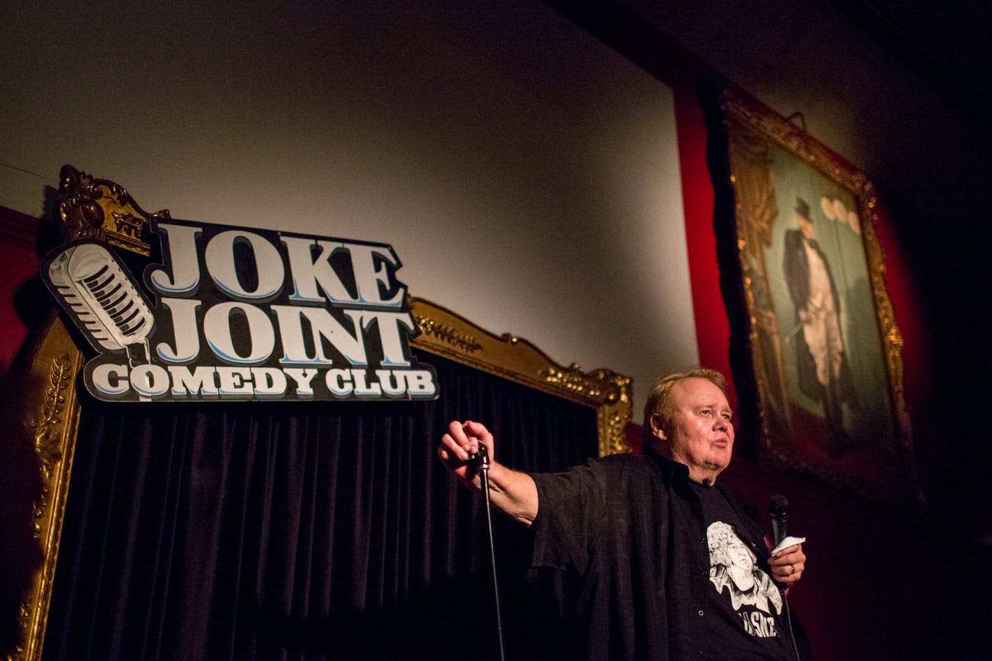 Louie Anderson poses while performing at Joke Joint Comedy Club in St. Paul on Saturday night. ] COURTNEY PEDROZA &#x2022; courtney.pedroza@startribune.com; Louie Anderson performing at Joke Joint Comedy Club; St. Paul; July 8;