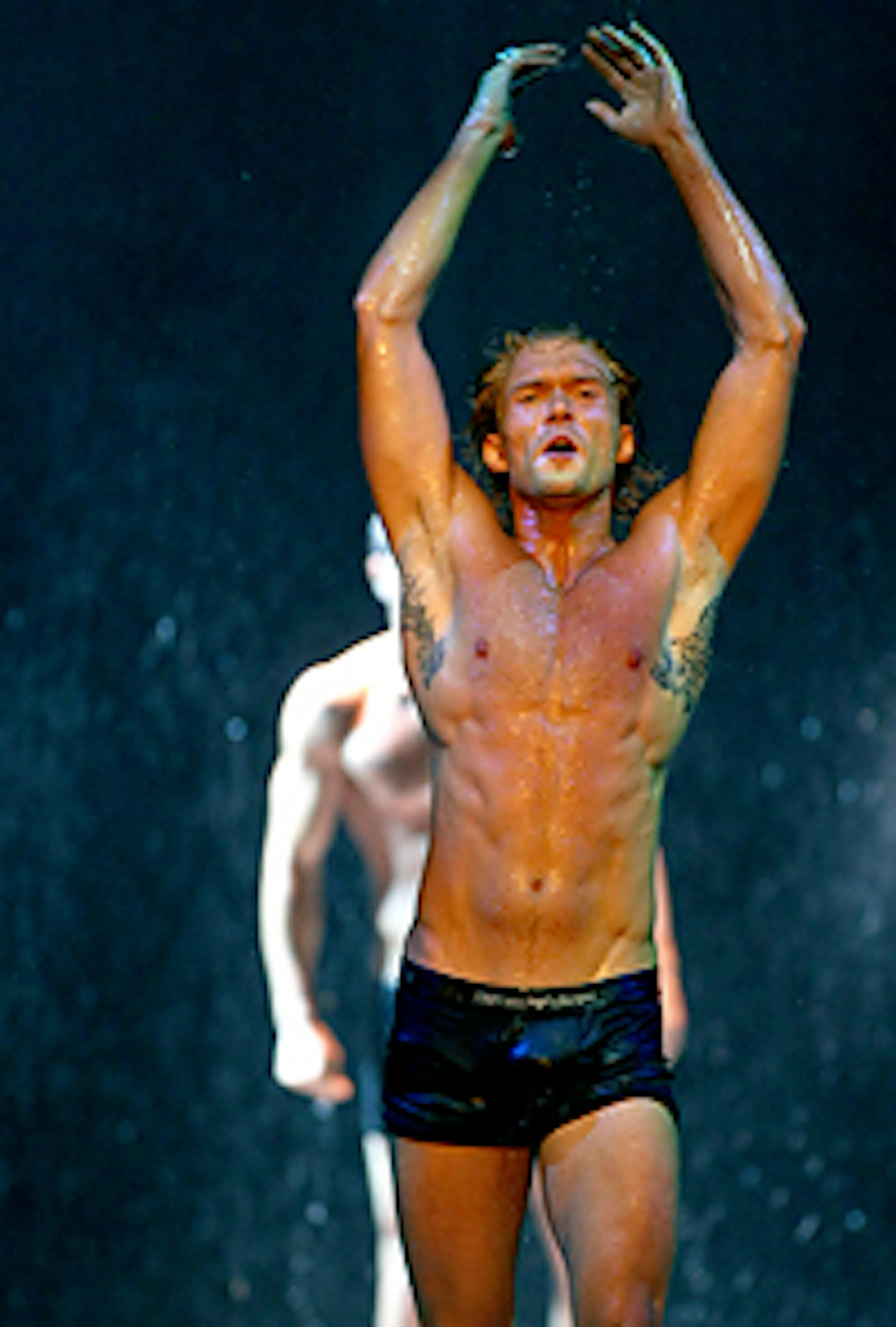 Underwear models rehearsed some splashy moves for last year's Glamorama