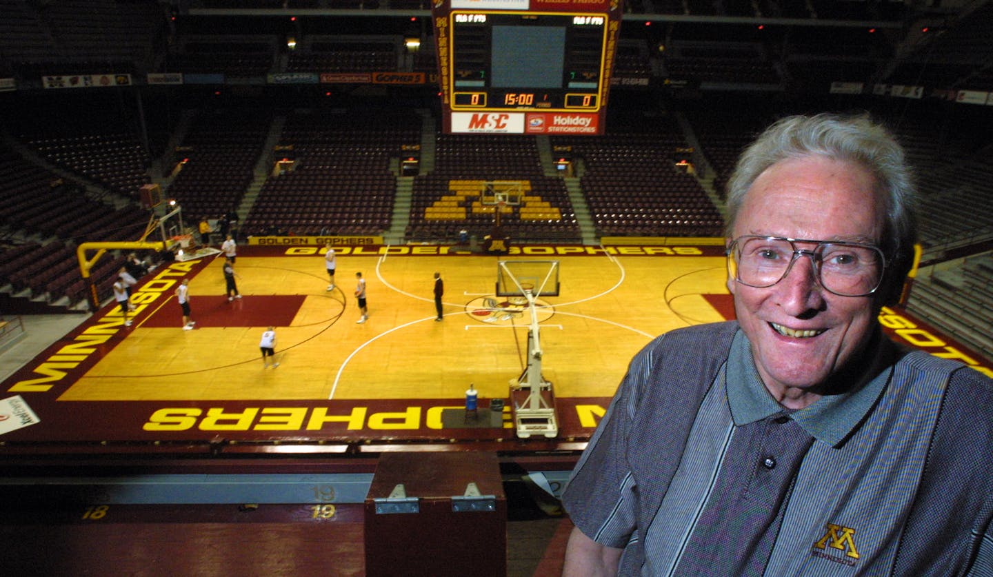 Ray Christensen, at Williams Arena shortly before his retirement in 2001, became synonymous with U football and basketball broadcasts during a half-century of calling Gophers games.