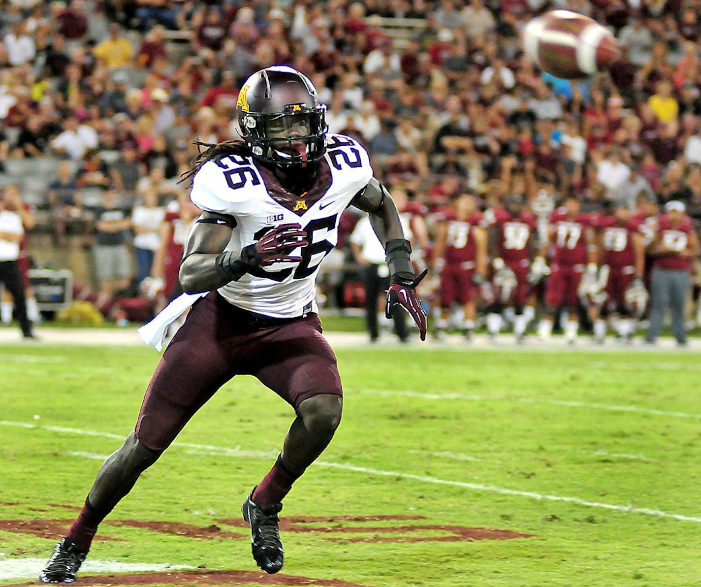 Gopher linebacker De'Vondre Campbell