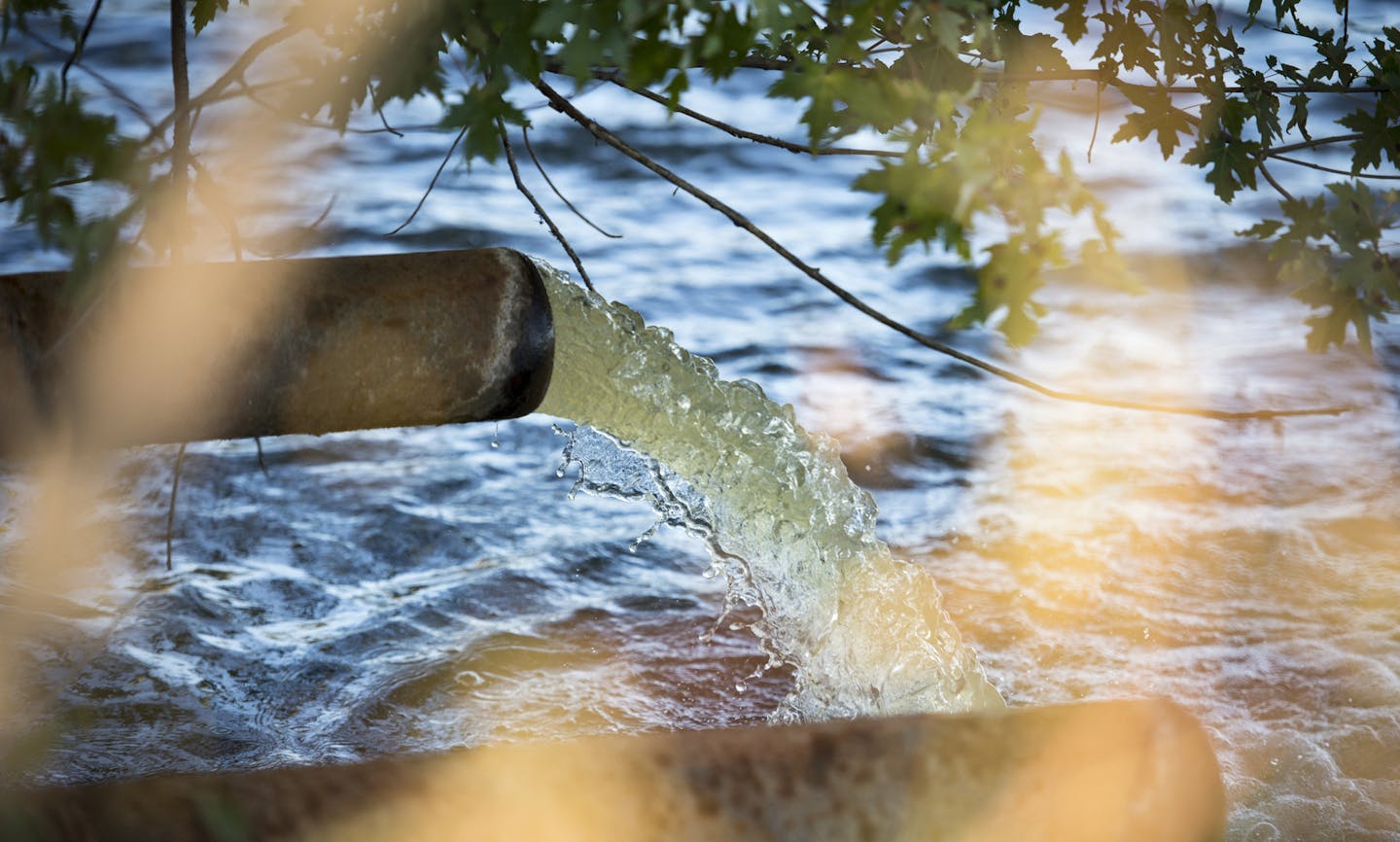 Water is pumped from Pond E at the Hiawatha Golf Course into Lake Hiawatha Wednesday afternoon. ] Aaron Lavinsky &#x2022; aaron.lavinsky@startribune.com The Minneapolis system may have a bigger water problem at Hiawatha golf course than it has publicized. Park officials last month said they may be pumping as much as seven times as much water from the golf course as their permit allows. But according to DNR records, there's no permit granting the park system the right to pump water from stormwate