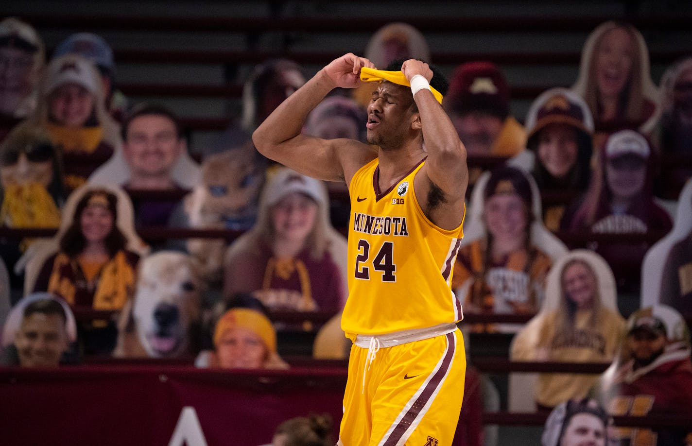 Minnesota Gophers forward Eric Curry (24) was upset with himself for earning a foul while blocking a second half shot. ] JEFF WHEELER • jeff.wheeler@startribune.com