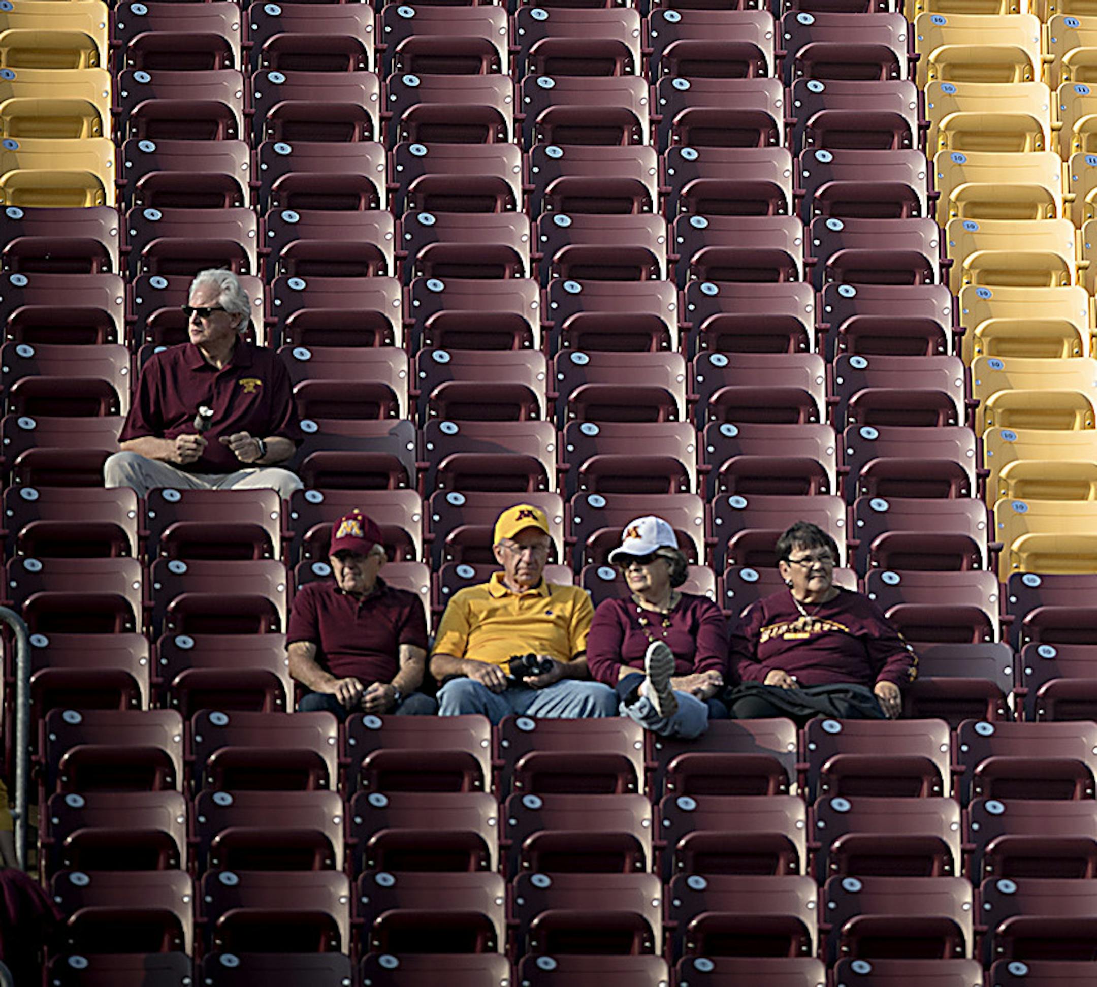 Minnesota fans took to the stands before the Gophers took on the Buffalo Bulls at TCF Bank Stadium, Thursday, August 31, 2017 in Minneapolis, MN. ] ELIZABETH FLORES ï liz.flores@startribune.com