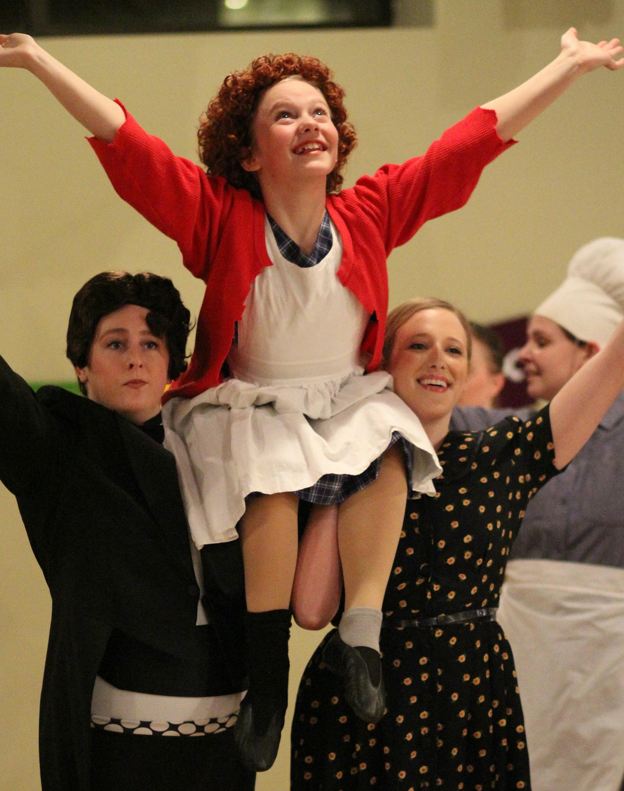 Sadie Woolman-Schlukebier as Annie in "Annie" from Out on a Limb
