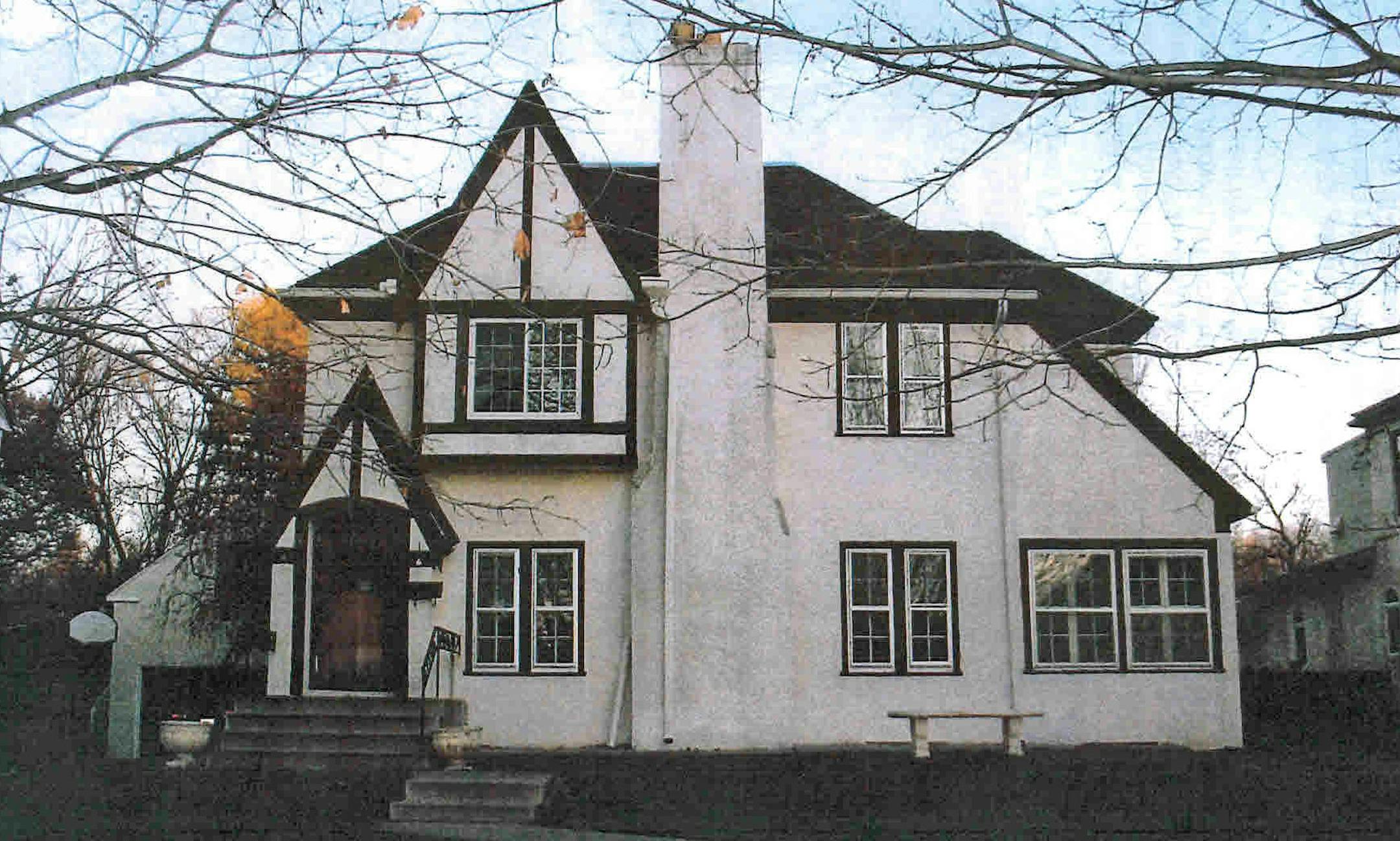 The house on Arden Avenue in Edina that has now been torn down, to many residents' dismay. (Photo courtesy of Joyce Mellom)