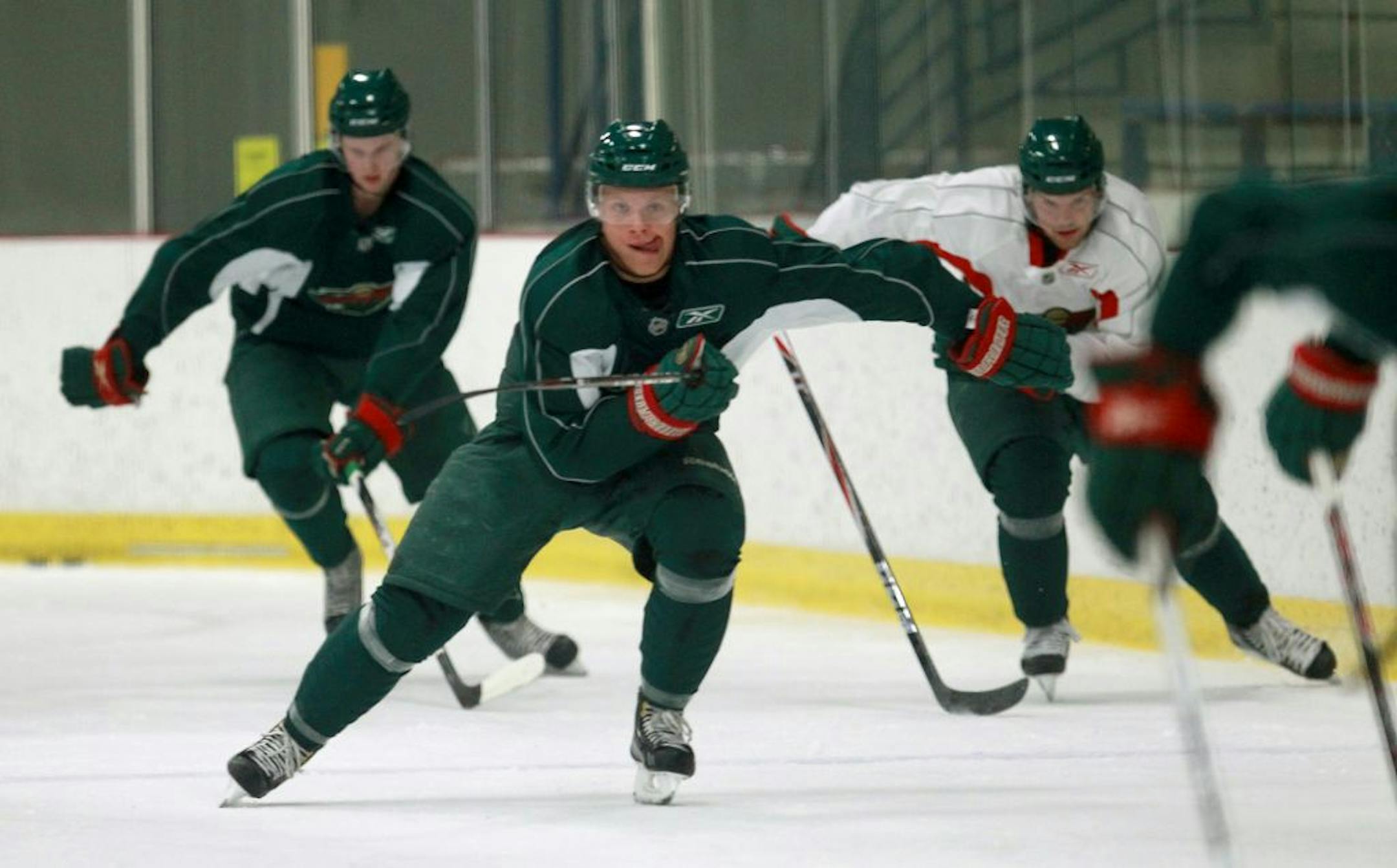 Wild prospect Mikael Granlund (center)