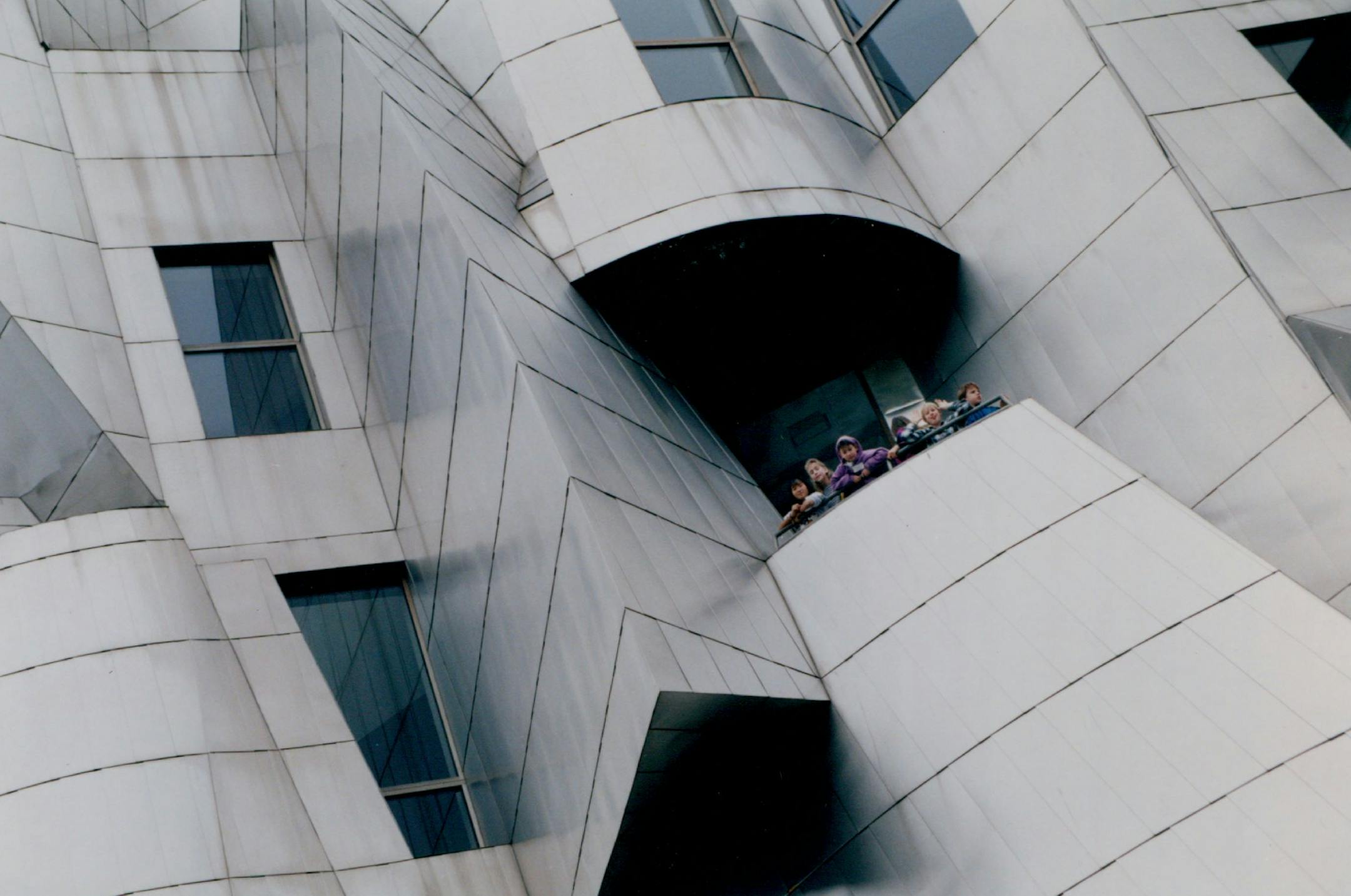 November 9, 1994 "Room with a View" Students from Mounds View get a breath of fresh air out on a balcony while visiting the Frederick R. Weisman Art Museum on the University of Minnesota campus Tuesday. The building archetect was Frank Gehry. November 10, 1994 Brian Peterson, Minneapolis Star Tribune