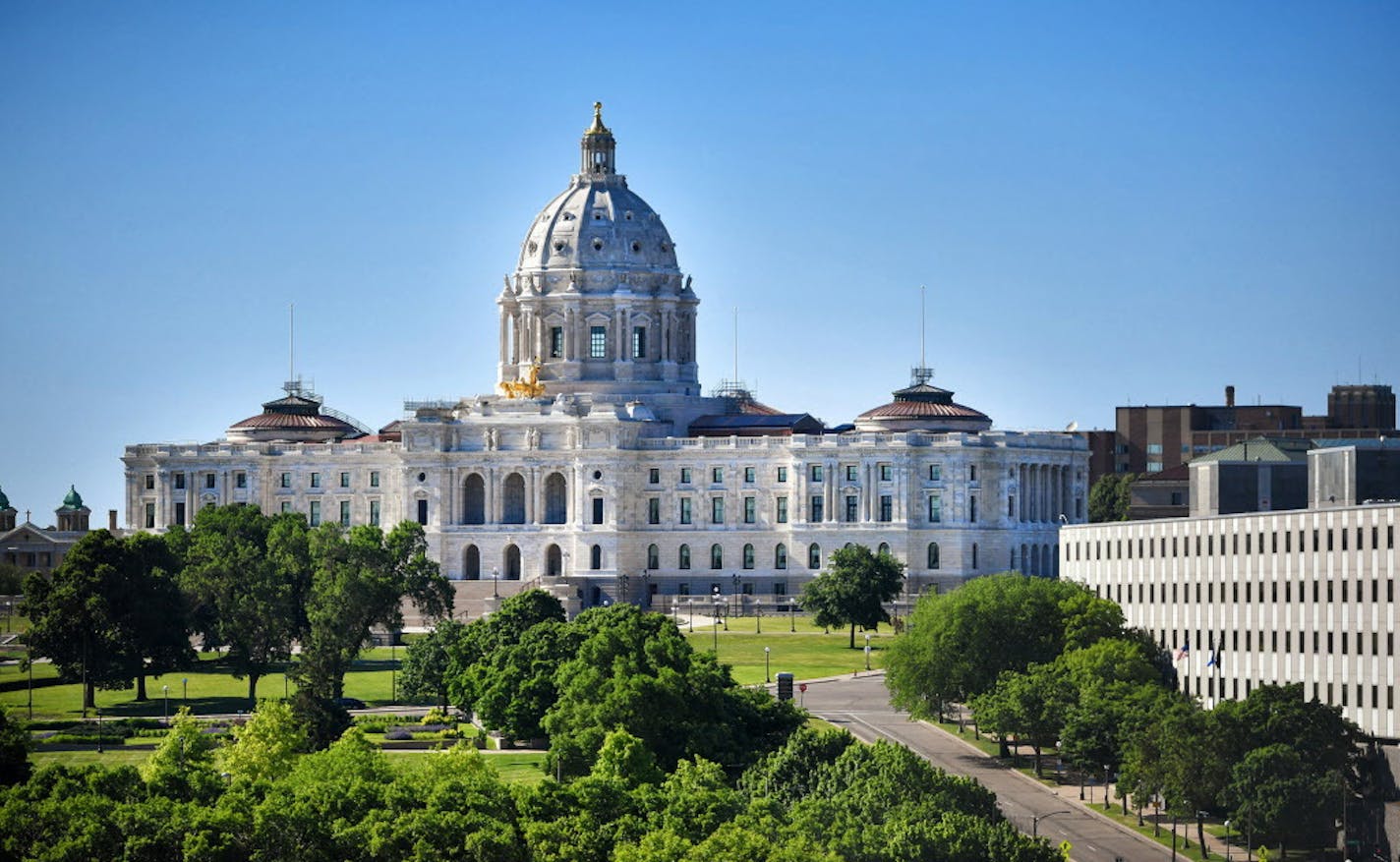 The Minnesota State Capitol is largely quiet, Monday June 5, 2017 but major issues are still unresolved between the Republican legislature and DFL Governor. ] GLEN STUBBE &#xef; glen.stubbe@startribune.com Monday June 5, 2017 EDS: Available for any use ORG XMIT: MIN1706051754160522 ORG XMIT: MIN1707271145096713 ORG XMIT: MIN1708111635502096 ORG XMIT: MIN1709261151175581 ORG XMIT: MIN1806201253480474